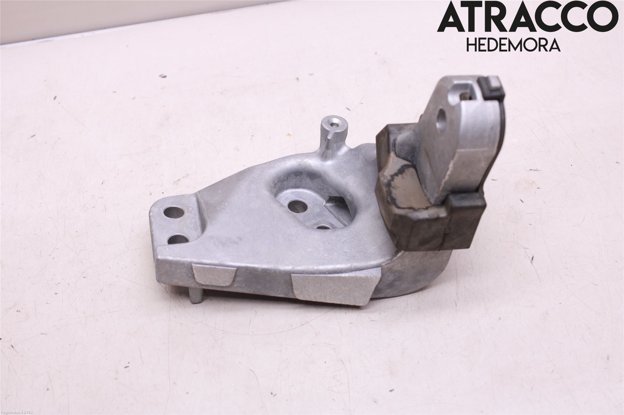 Toyota RAV4 19- Växellådsfäste