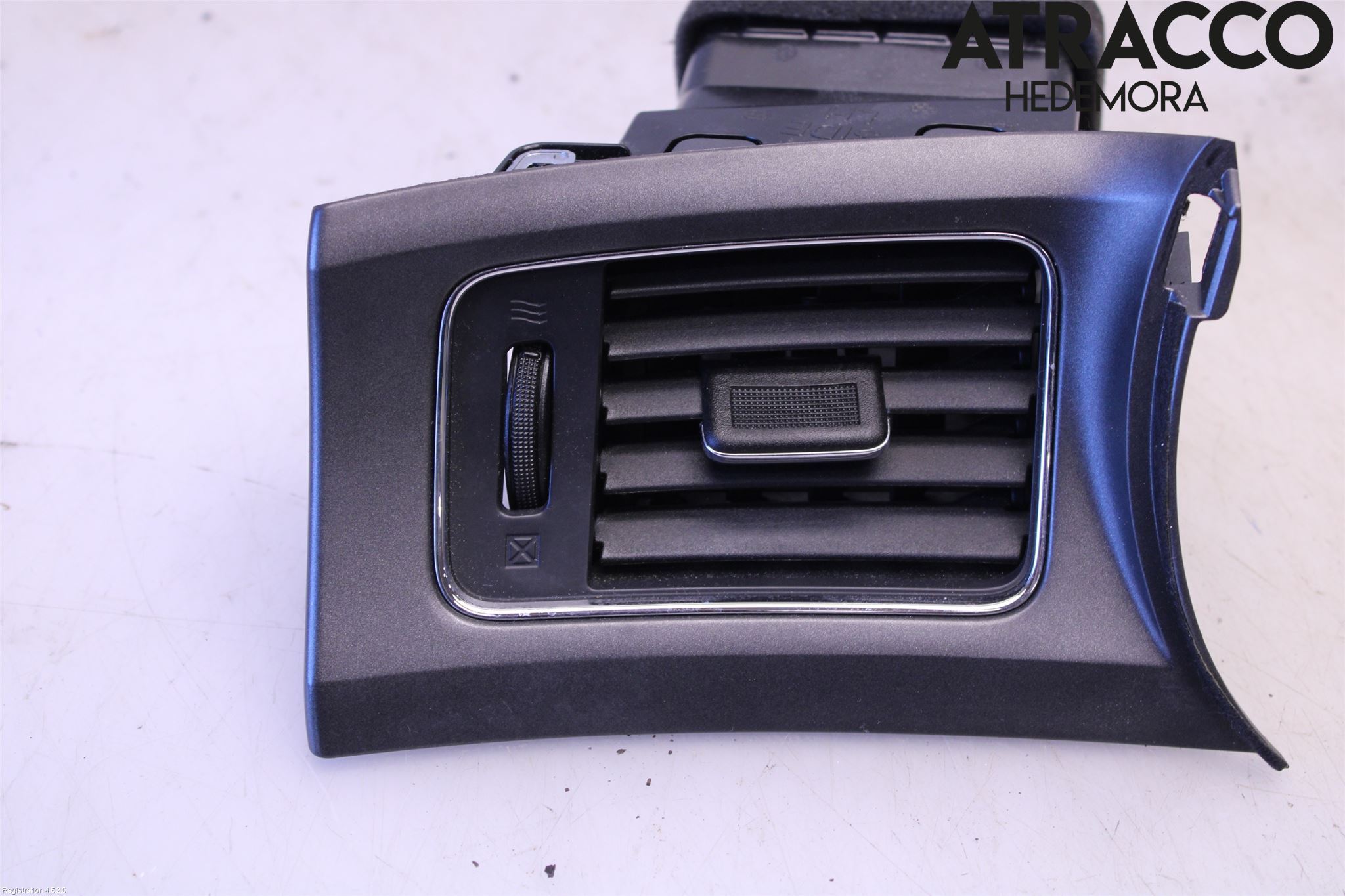 Nissan PULSAR Defrosterkanal-Munstycke