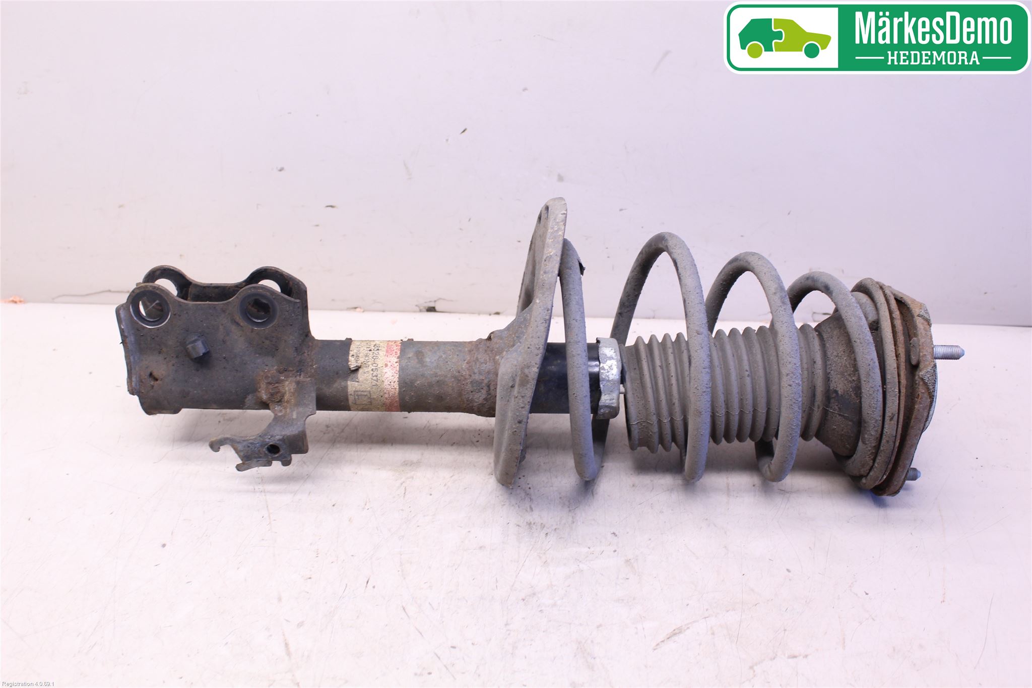 Toyota AVENSIS 09-15 Fjäderben Fram Vänster