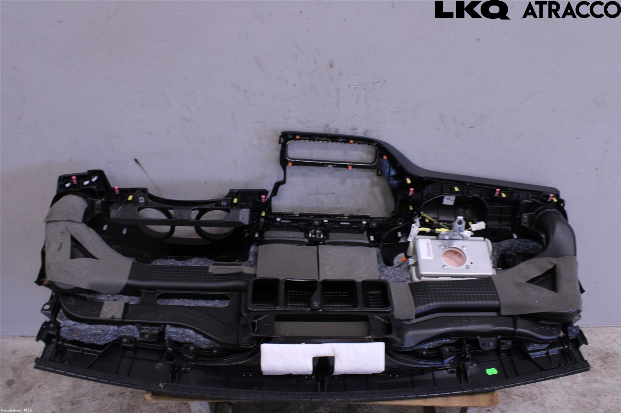 Toyota AURIS 13-19 Instrumentbräda
