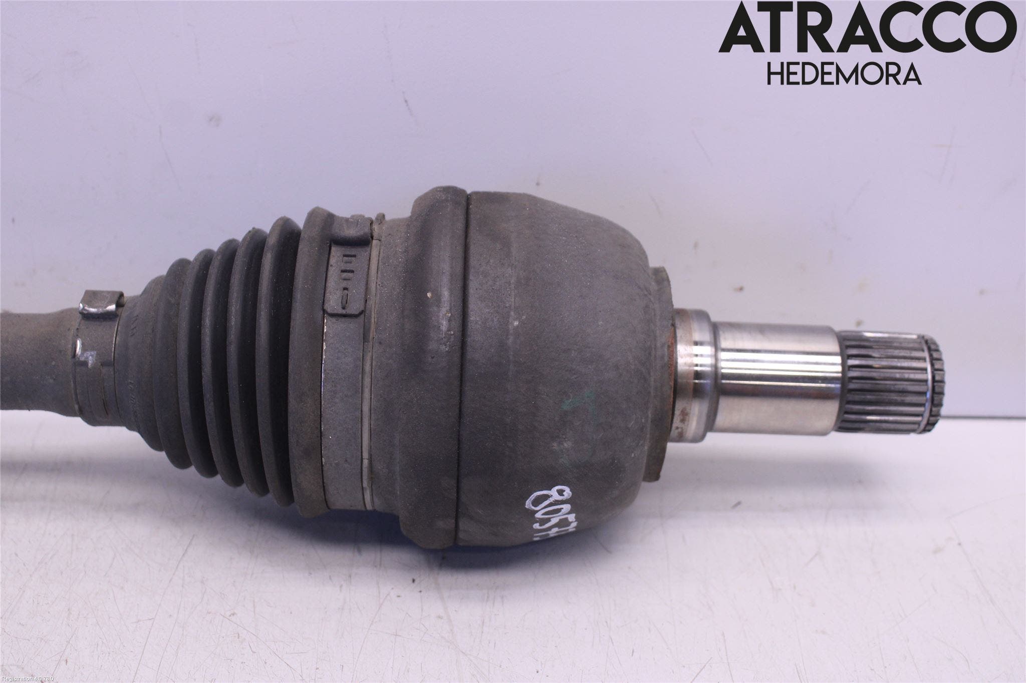 Mercedes-Benz MB GLA-KLASS (X156) 13-20 Drivaxel Fram Vänster