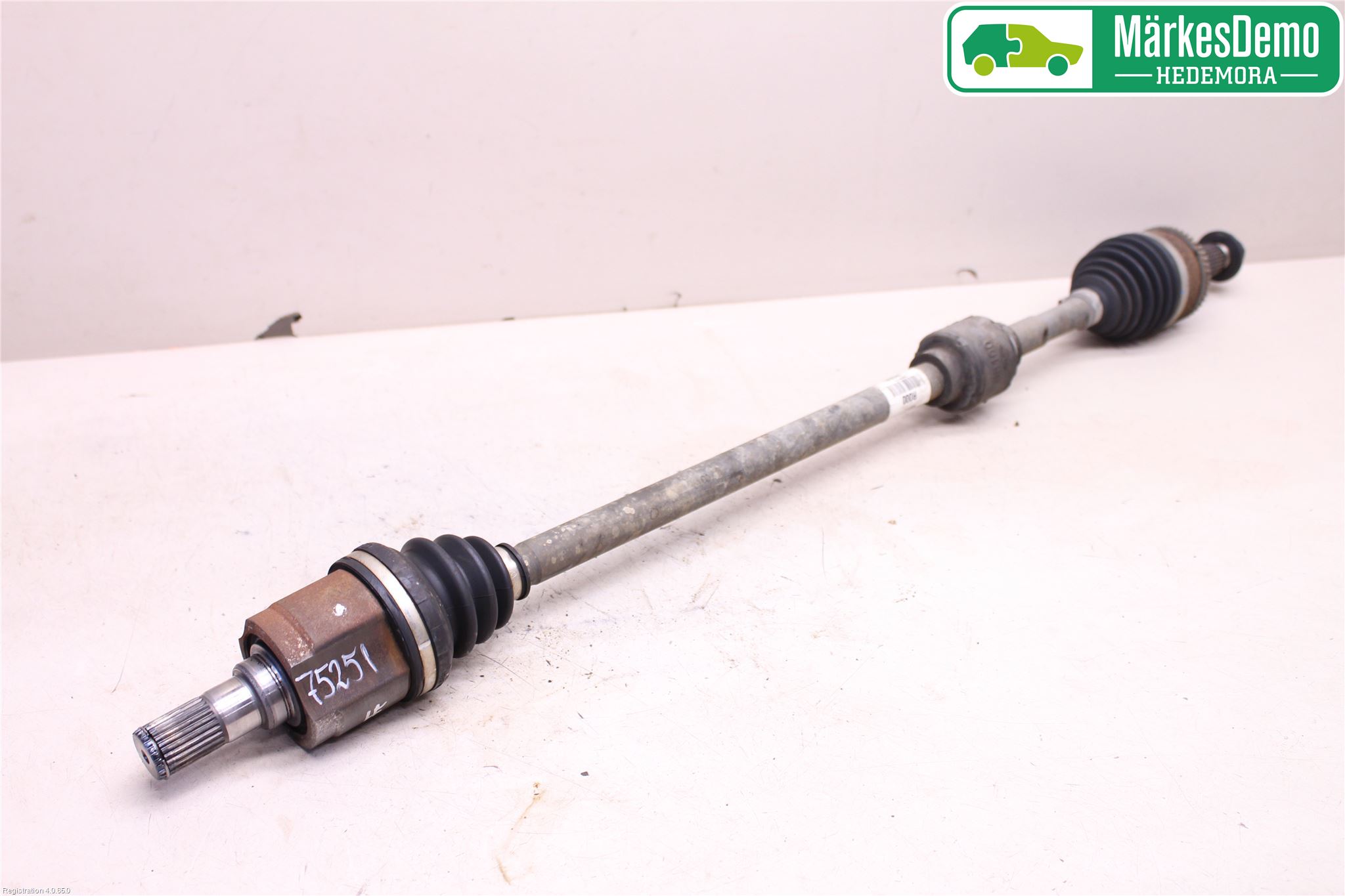 Kia RIO 12-16 Drivaxel Fram Höger