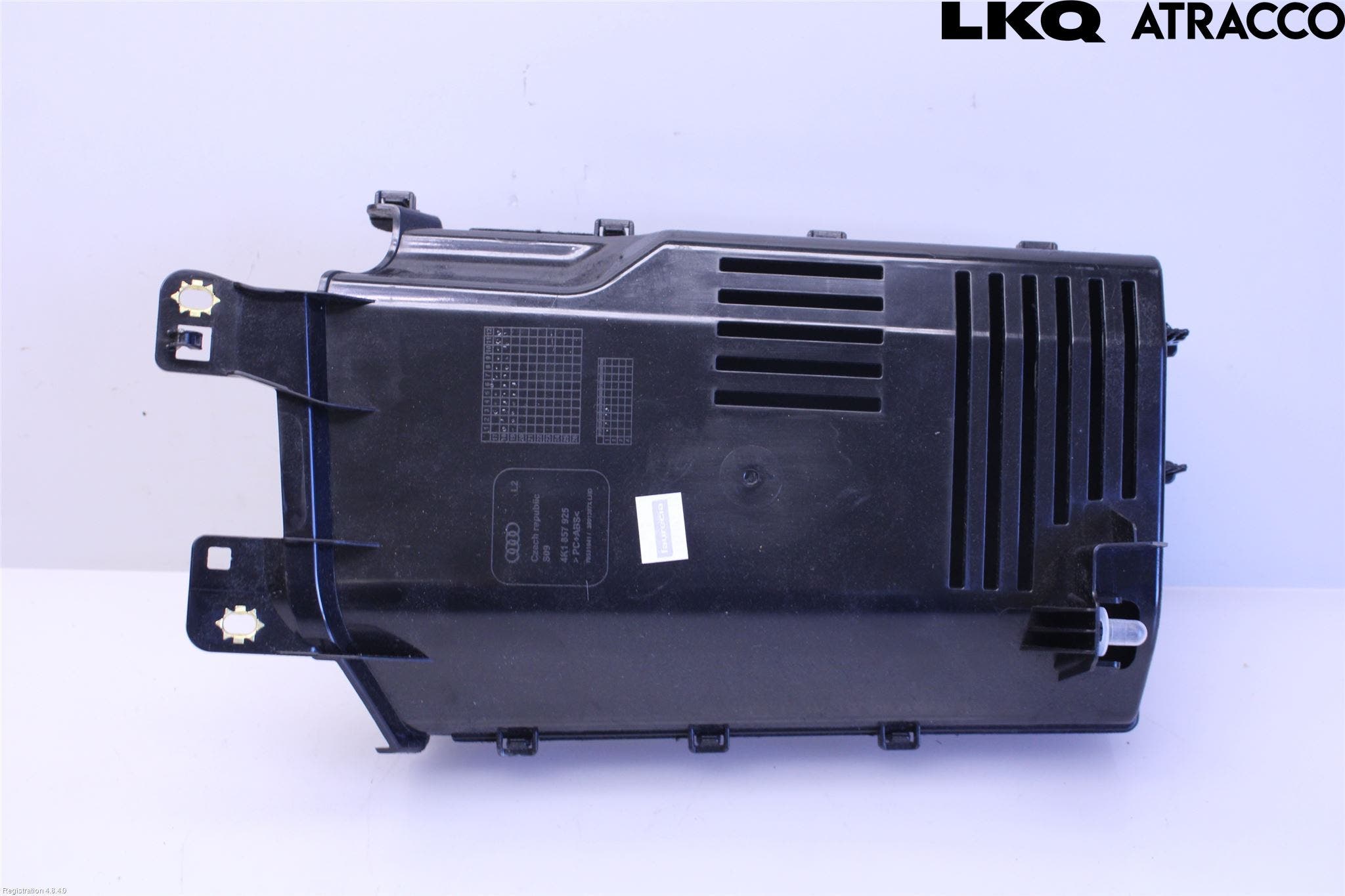 Audi A6 F2/C8 19- Instrumentbräda Förvaringsfack