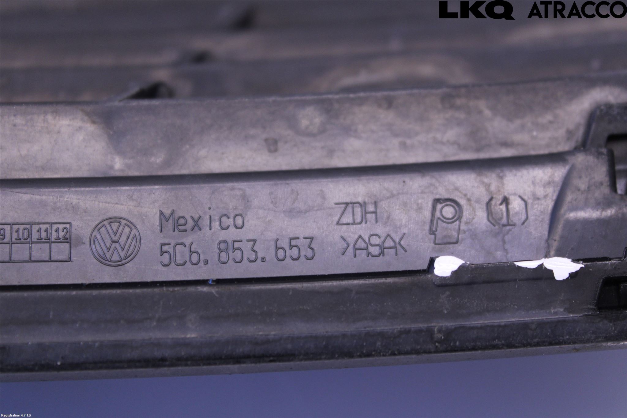 Volkswagen VW JETTA VI 11- Grill Komp