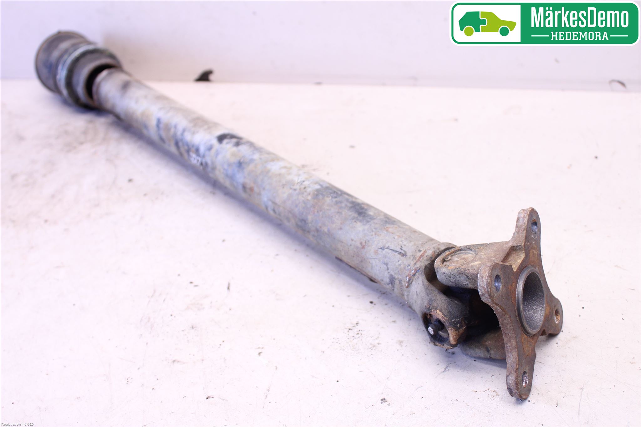 Mitsubishi PAJERO  99-06 Mellanaxel Främre