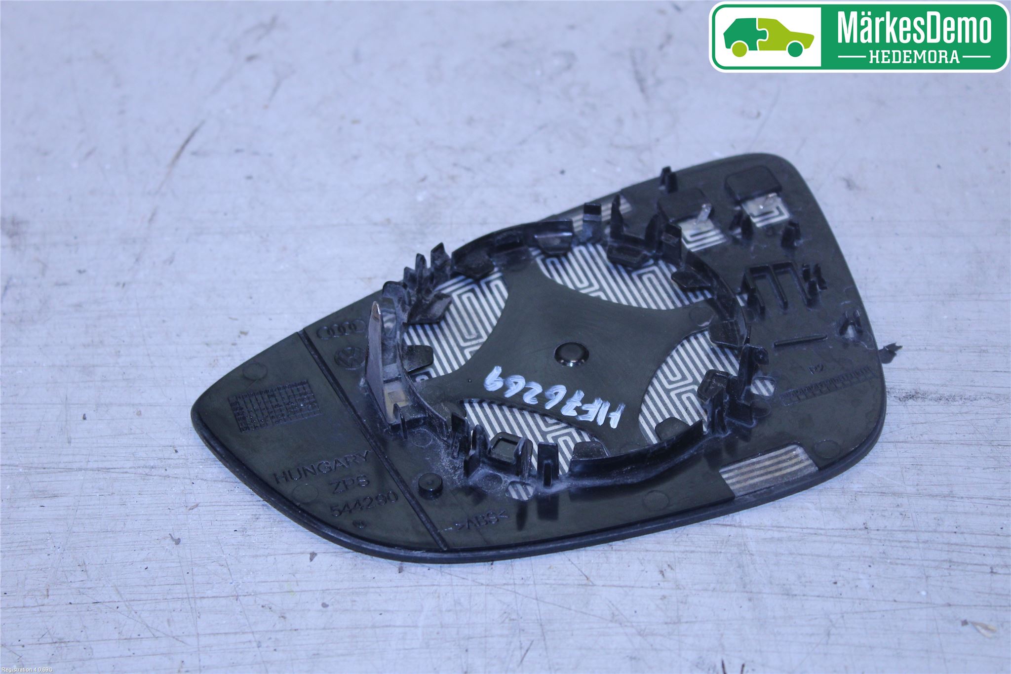 Volkswagen VW PASSAT 11-14 Spegelglas Hö