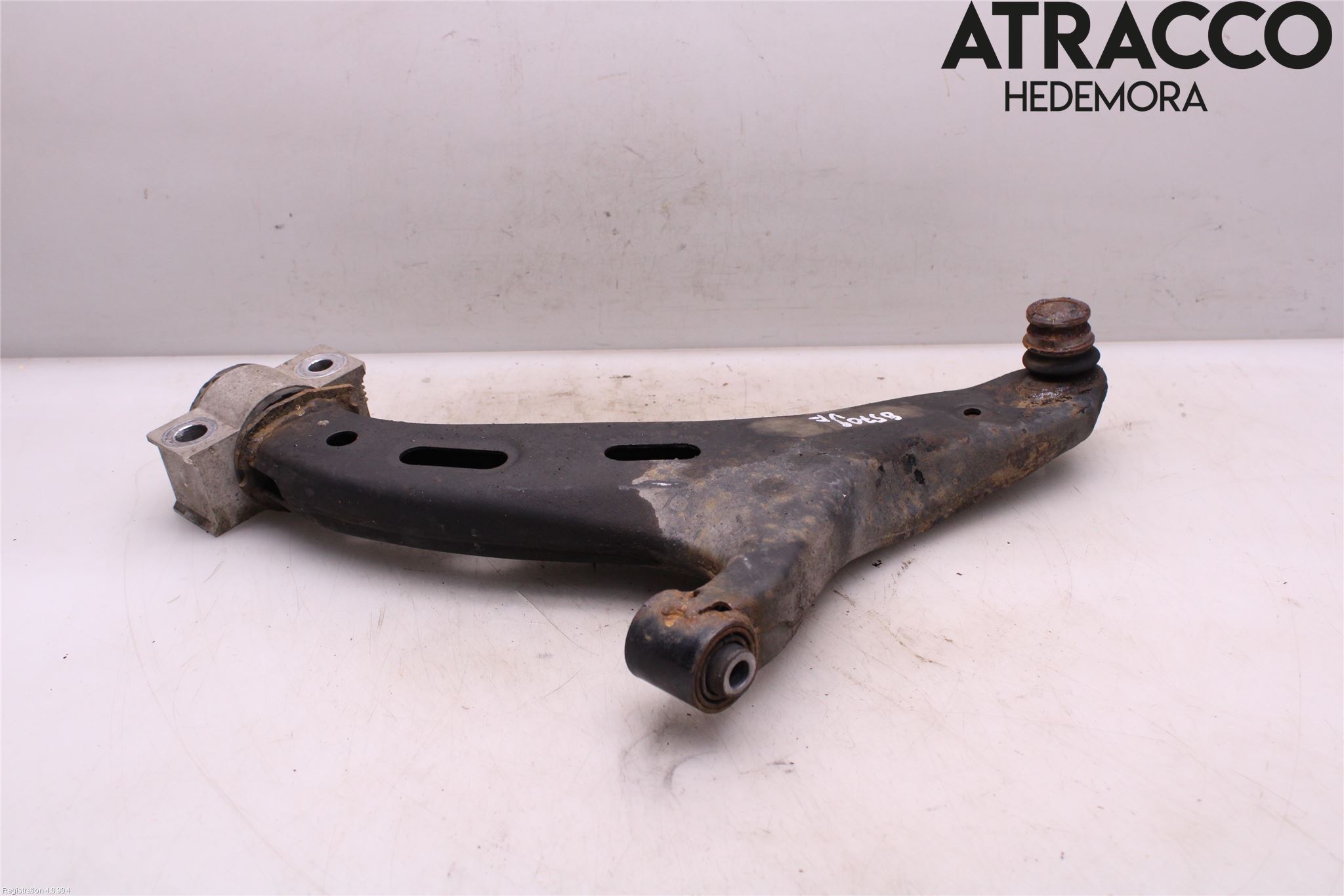 Subaru OUTBACK 15-20 Bärarm Fram Undre Vä