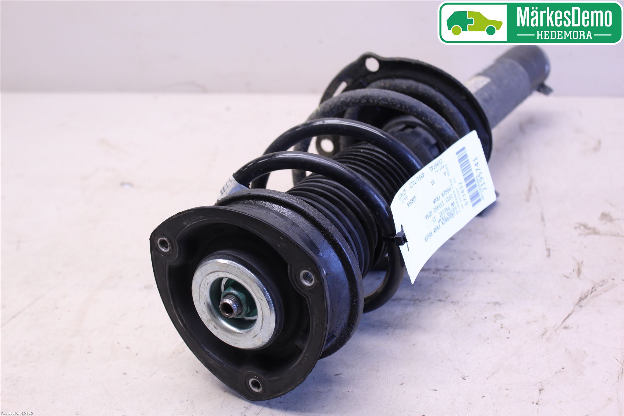 Volkswagen VW PASSAT 15-19 Fjäderben Fram Höger