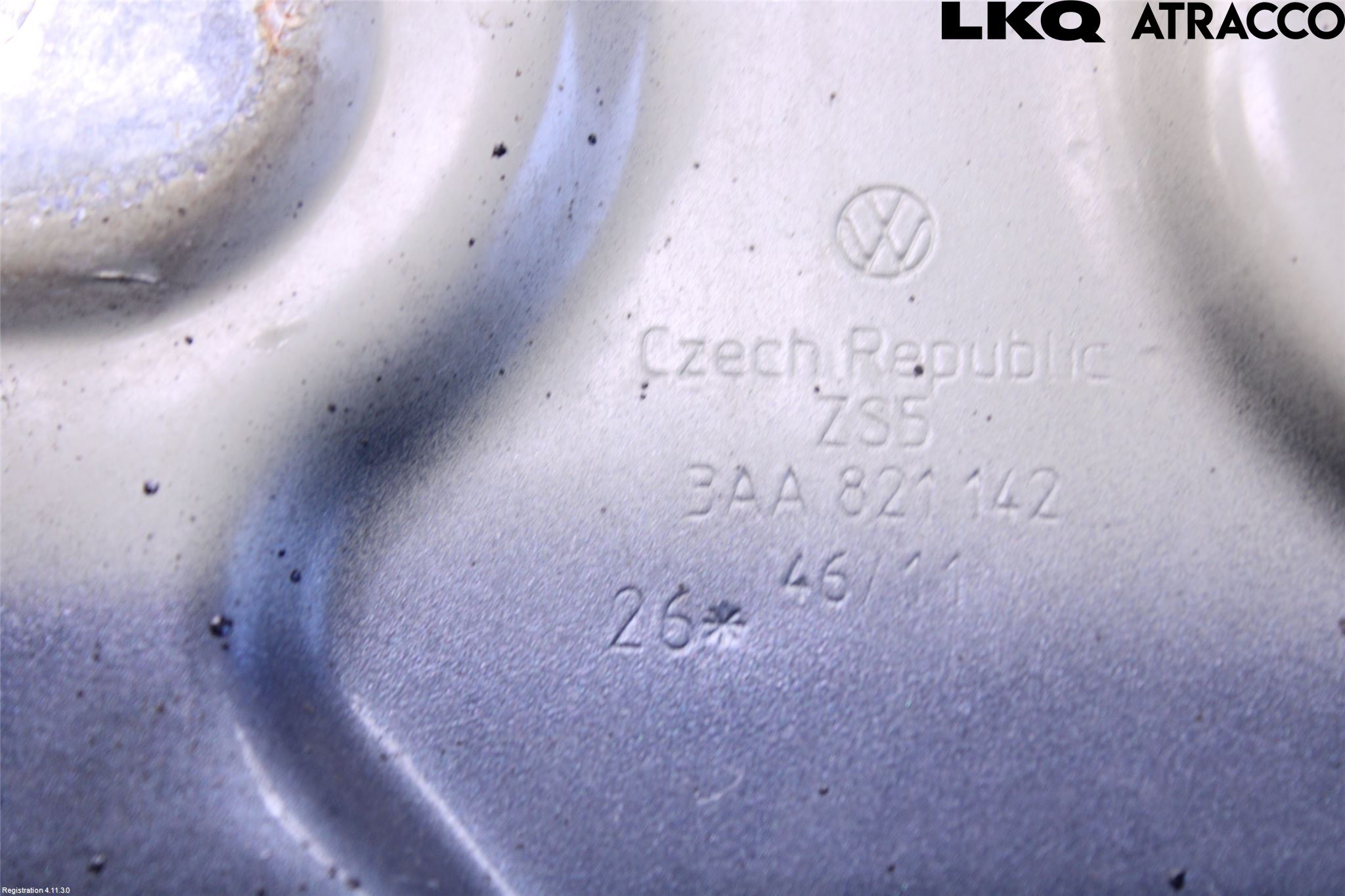 Volkswagen VW PASSAT 11-14 Skärmfäste Fram Hö