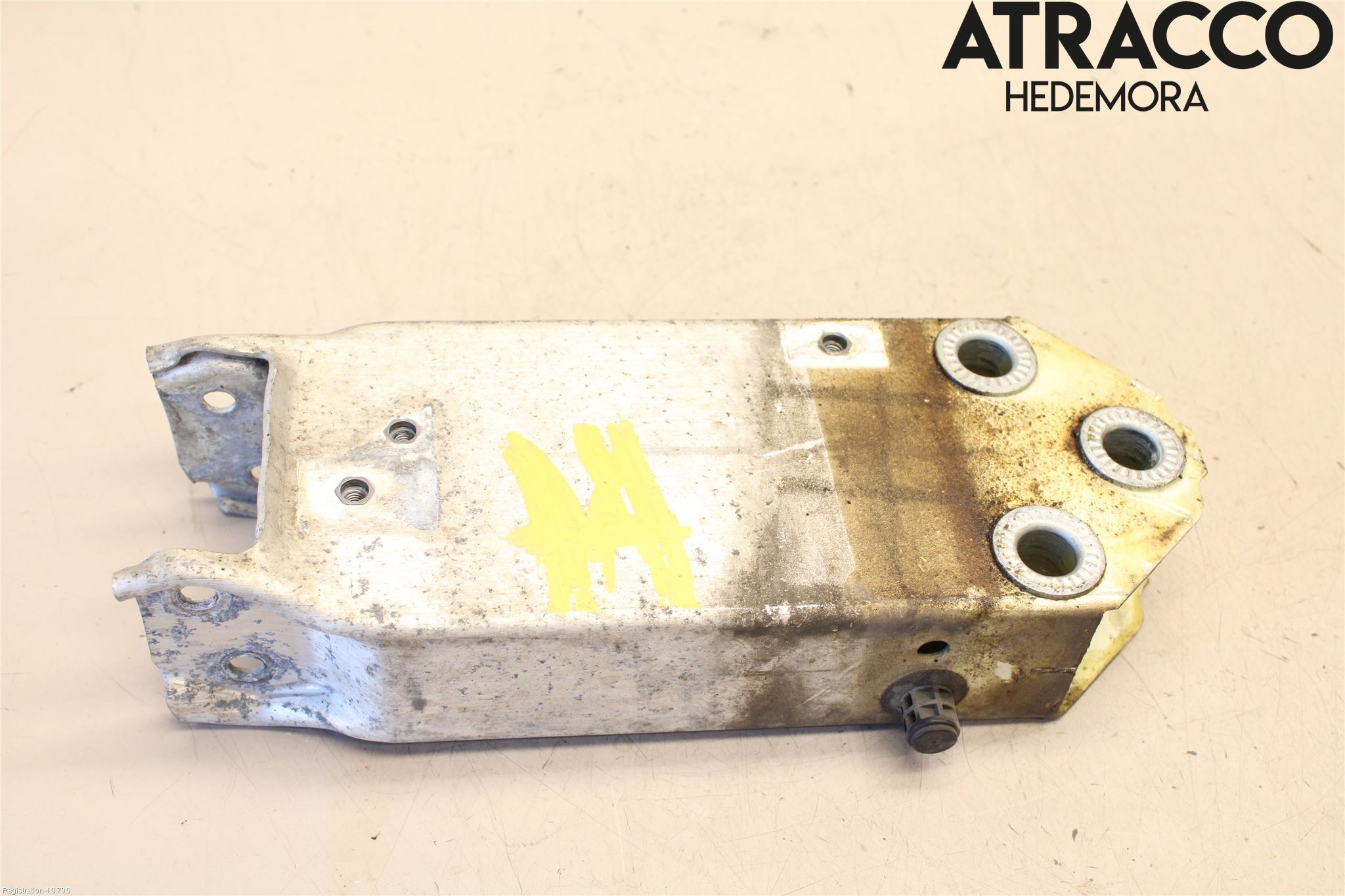 BMW 5 F10/F11/F18 09-17 Stötfångarbärjärn Fram