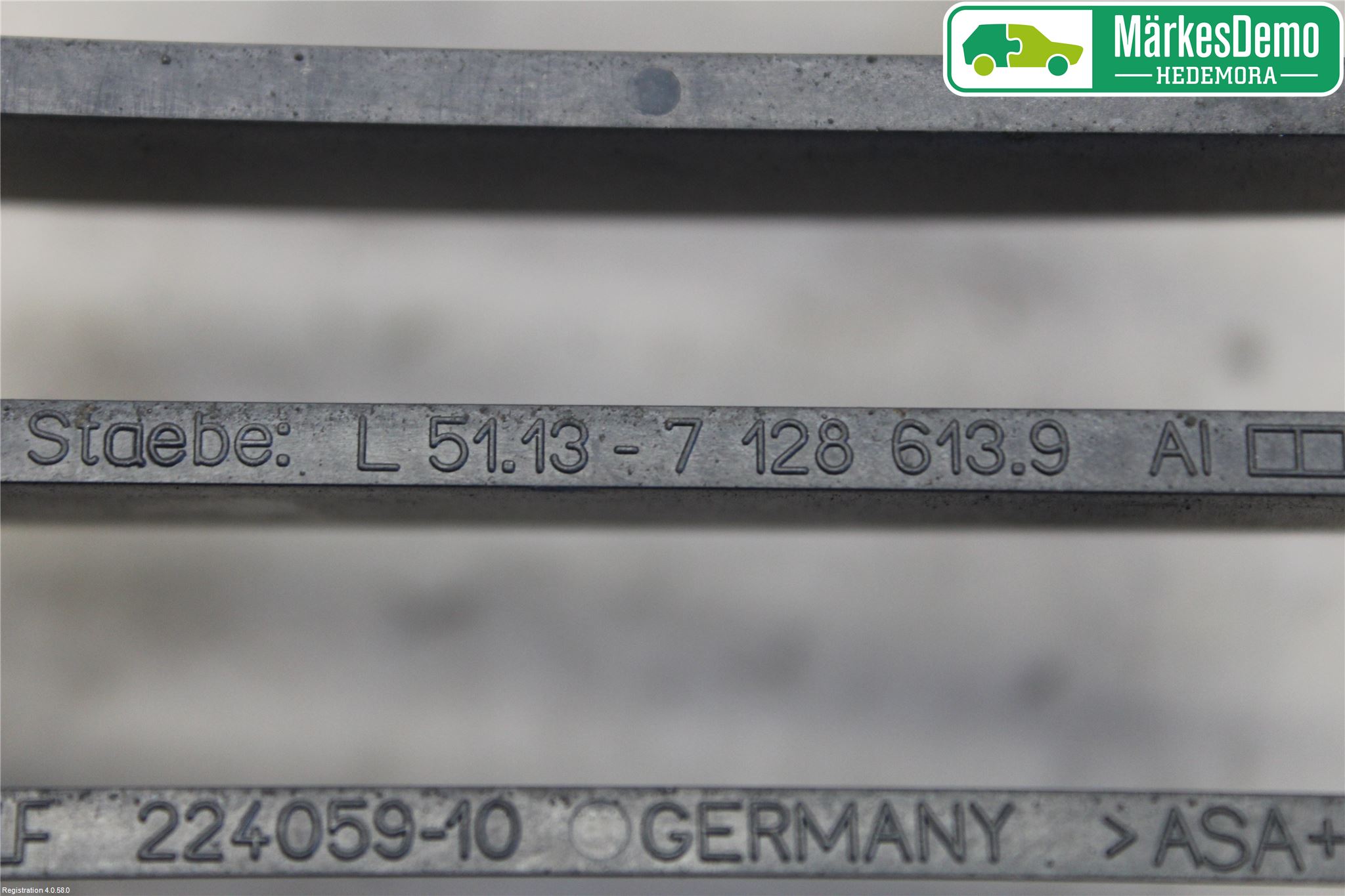 BMW 1 E87/81 5D/3D 03-11 Grilldel Vänster