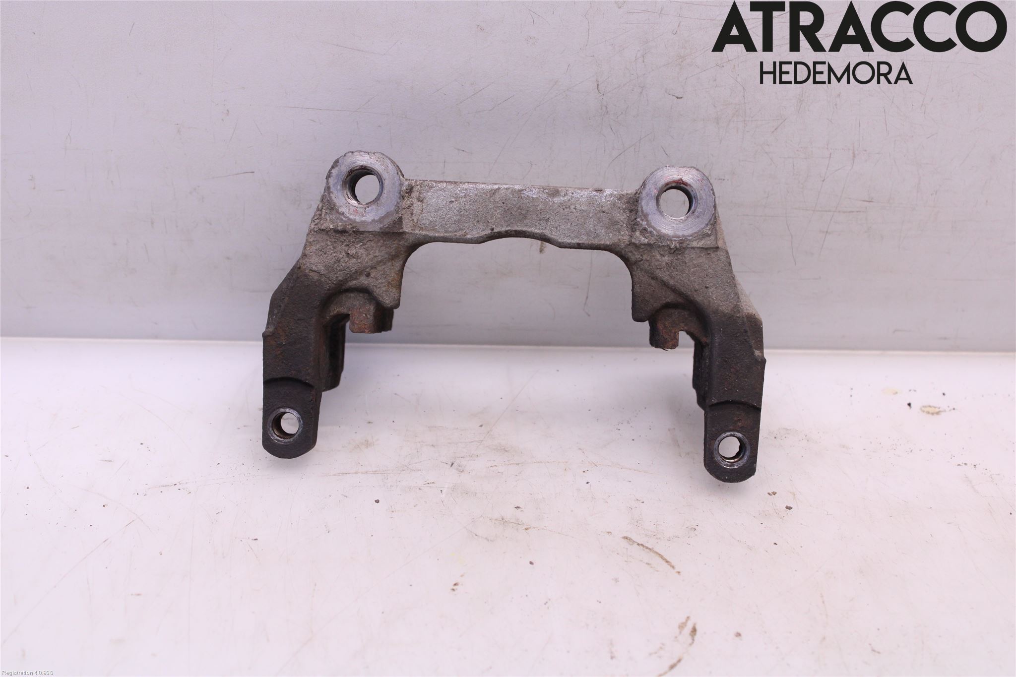 Volvo V90 17->> Bromsokshållare