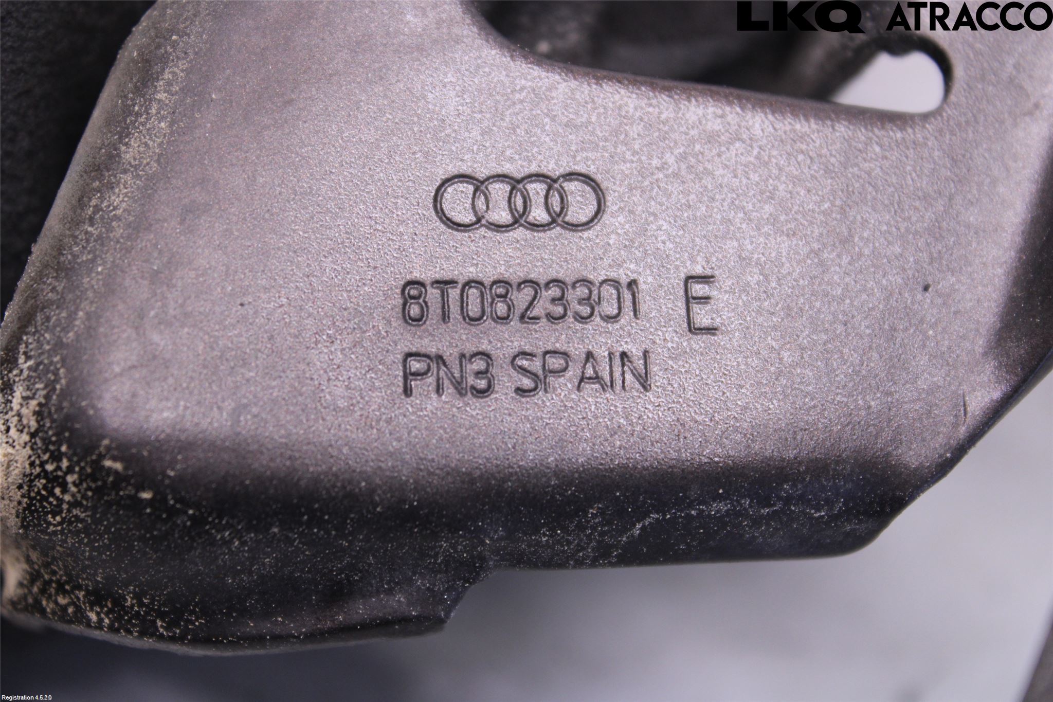 Audi A5 07-16 Huvgångjärn