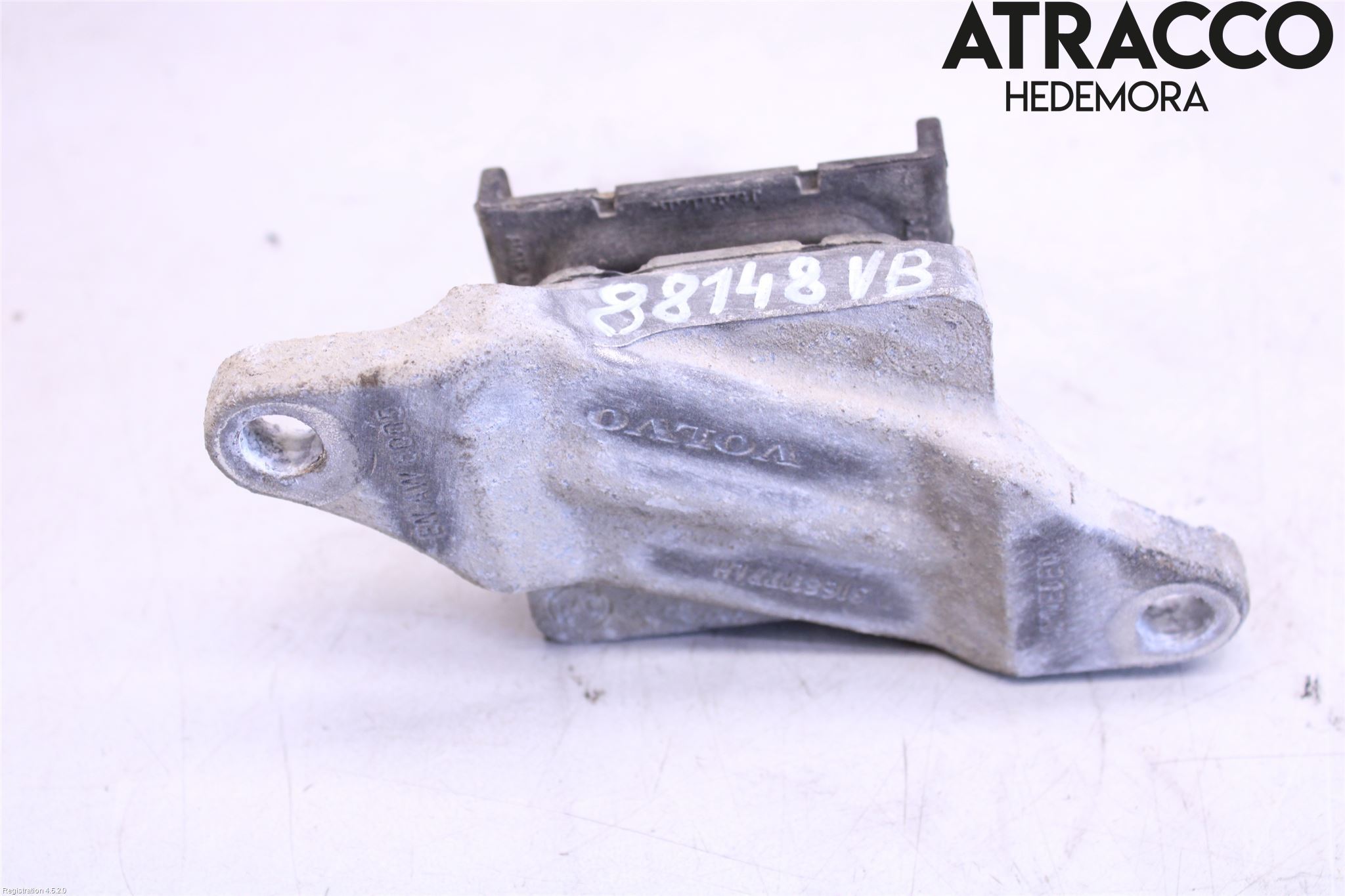 Volvo XC60 18- Bladfjäderhänke Bak