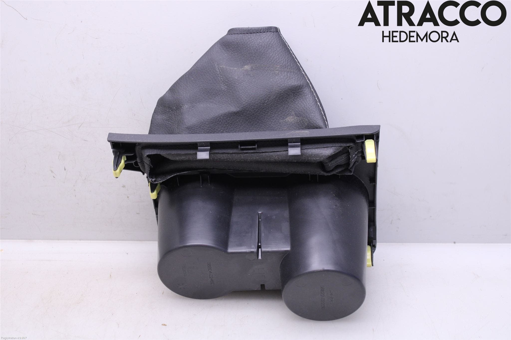 Toyota AURIS 13-19 Mugghållare