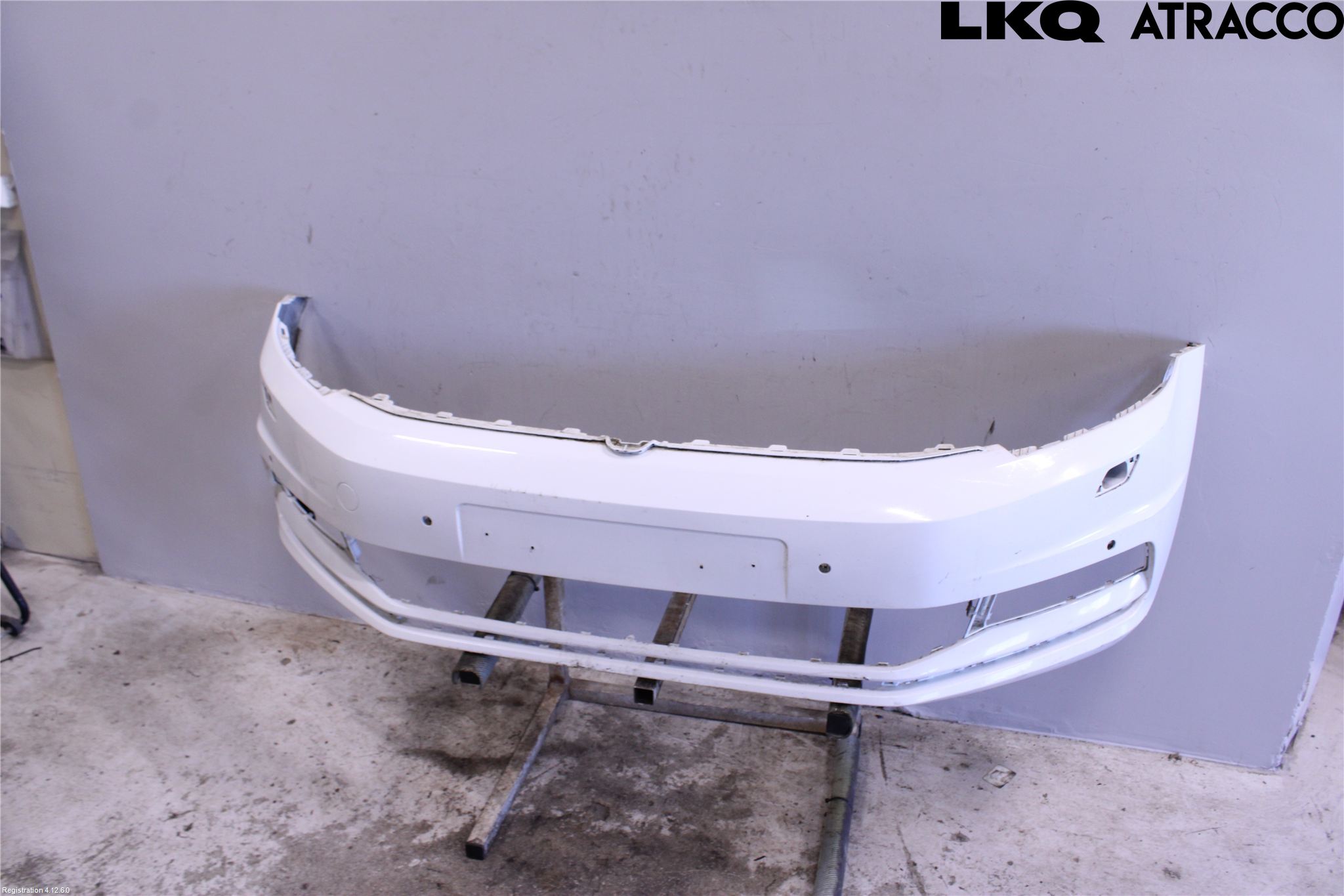 Volkswagen VW TOURAN 16- Stötfångarbeklädnad Fram