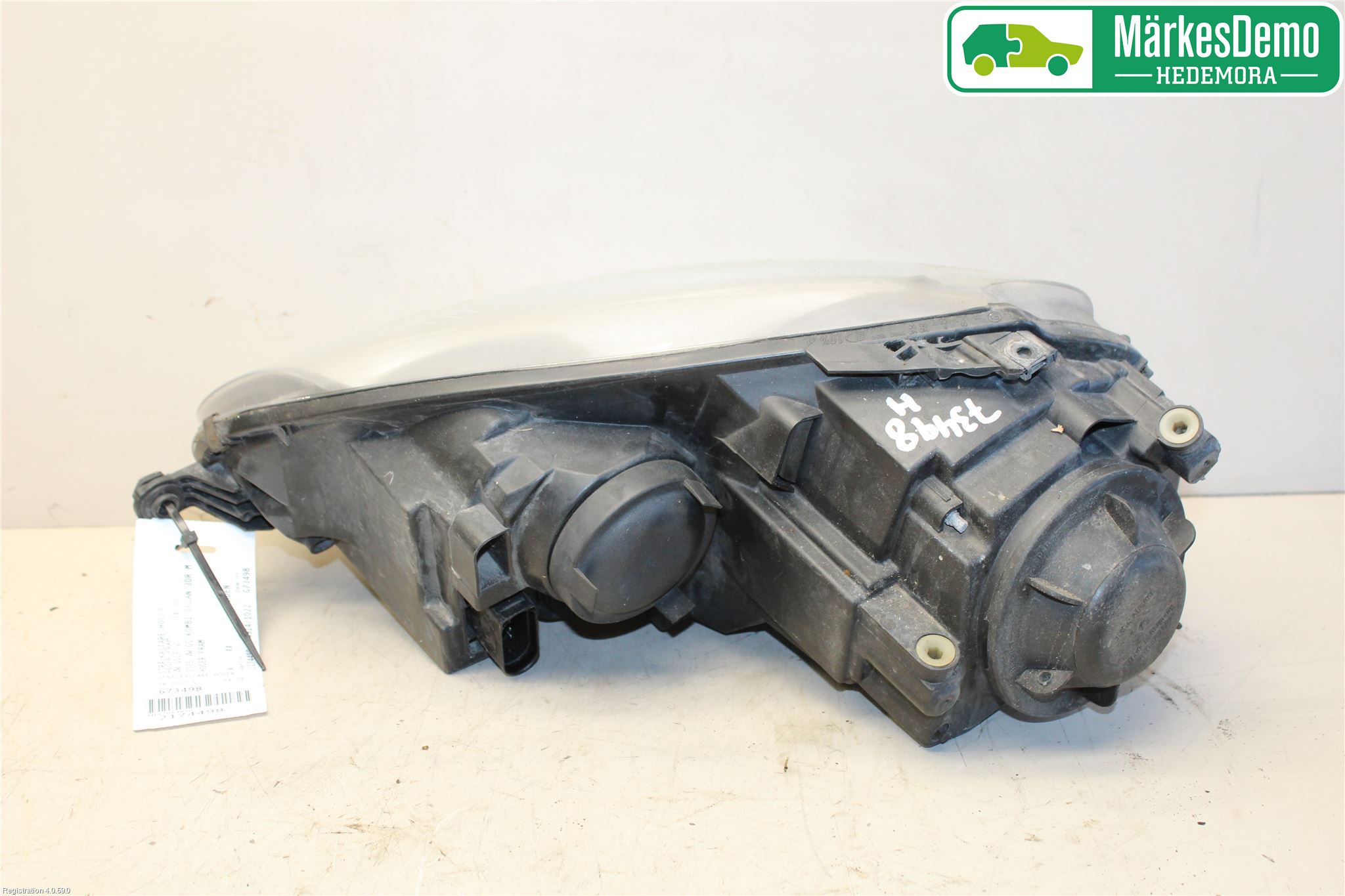 Volkswagen VW GOLF V 04-09 Strålkastare Höger