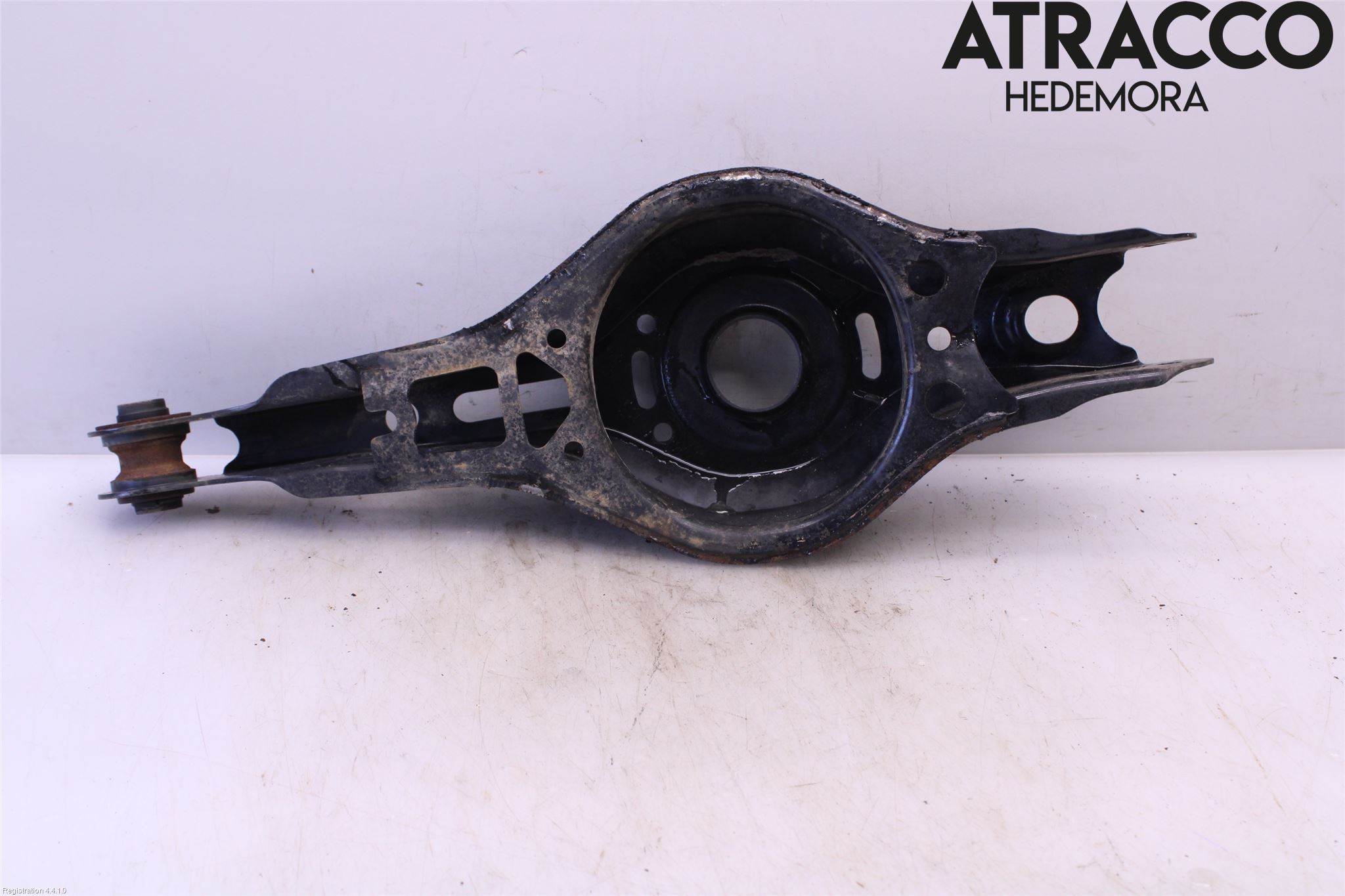 Toyota COROLLA CROSS XG10 22- Bärarm Bak Vänster