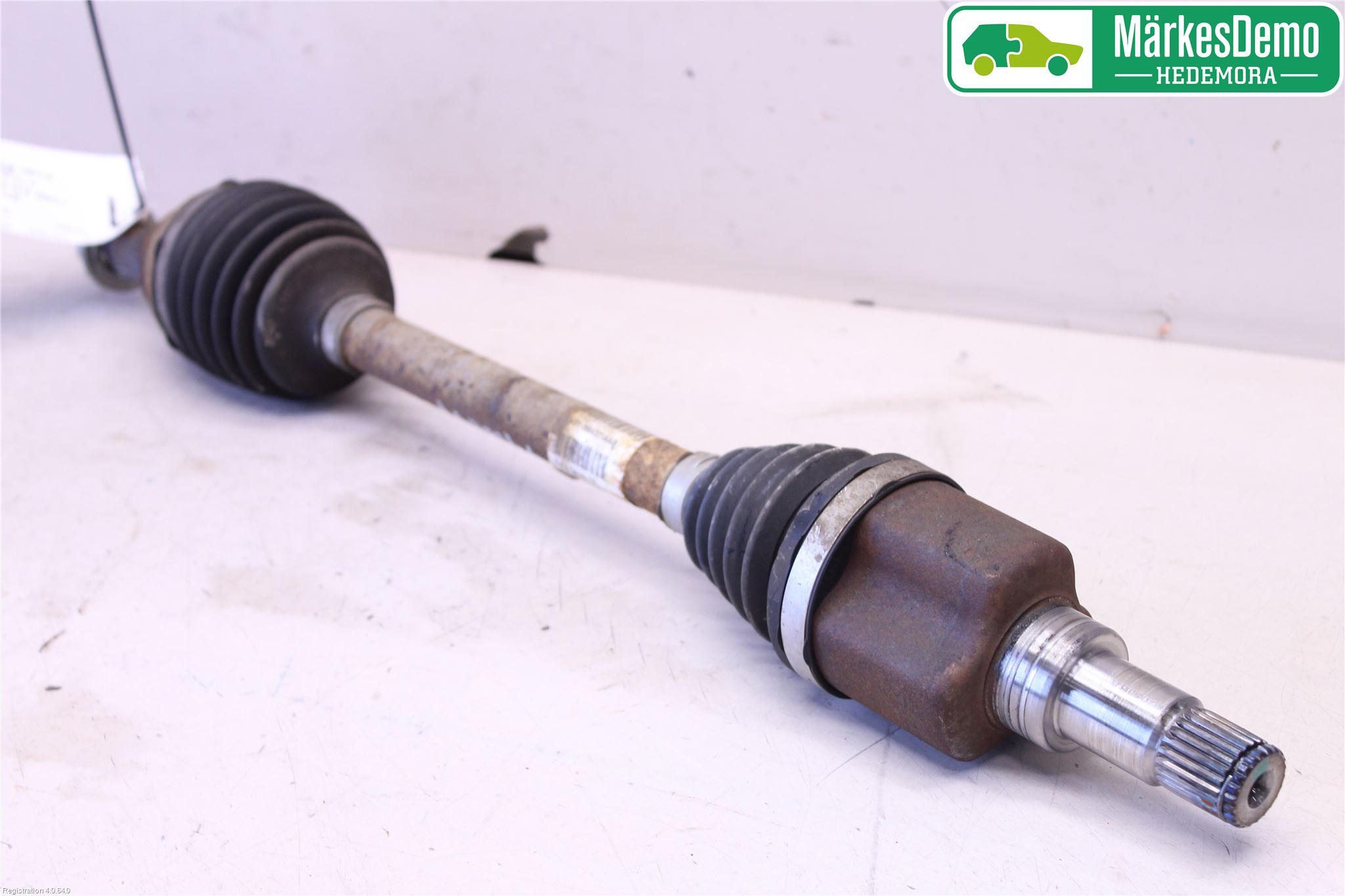 Ford FIESTA 13-17 Drivaxel Fram Vänster