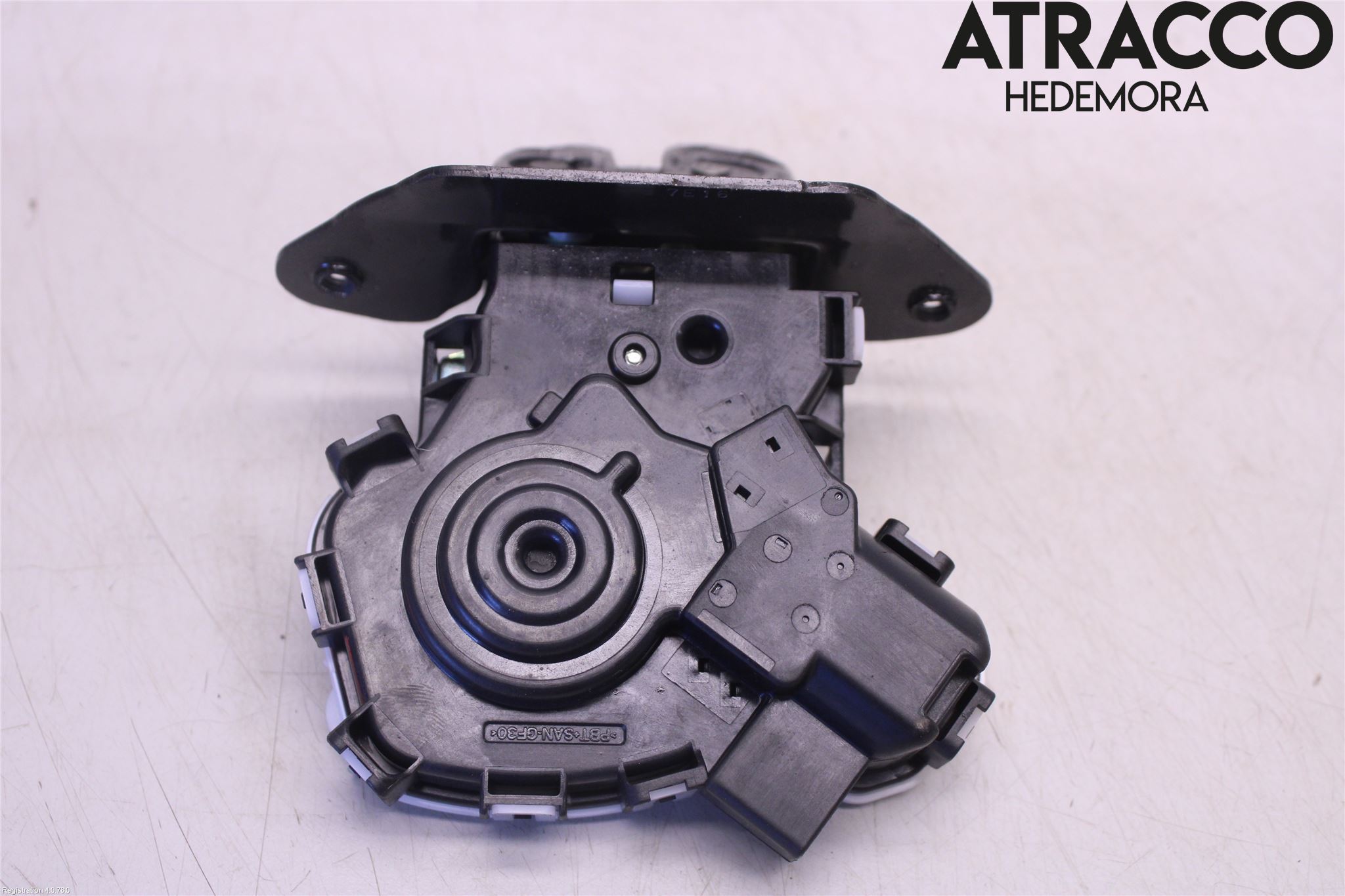 Mazda 2 (DJ) 15-22 Låskista Baklucka