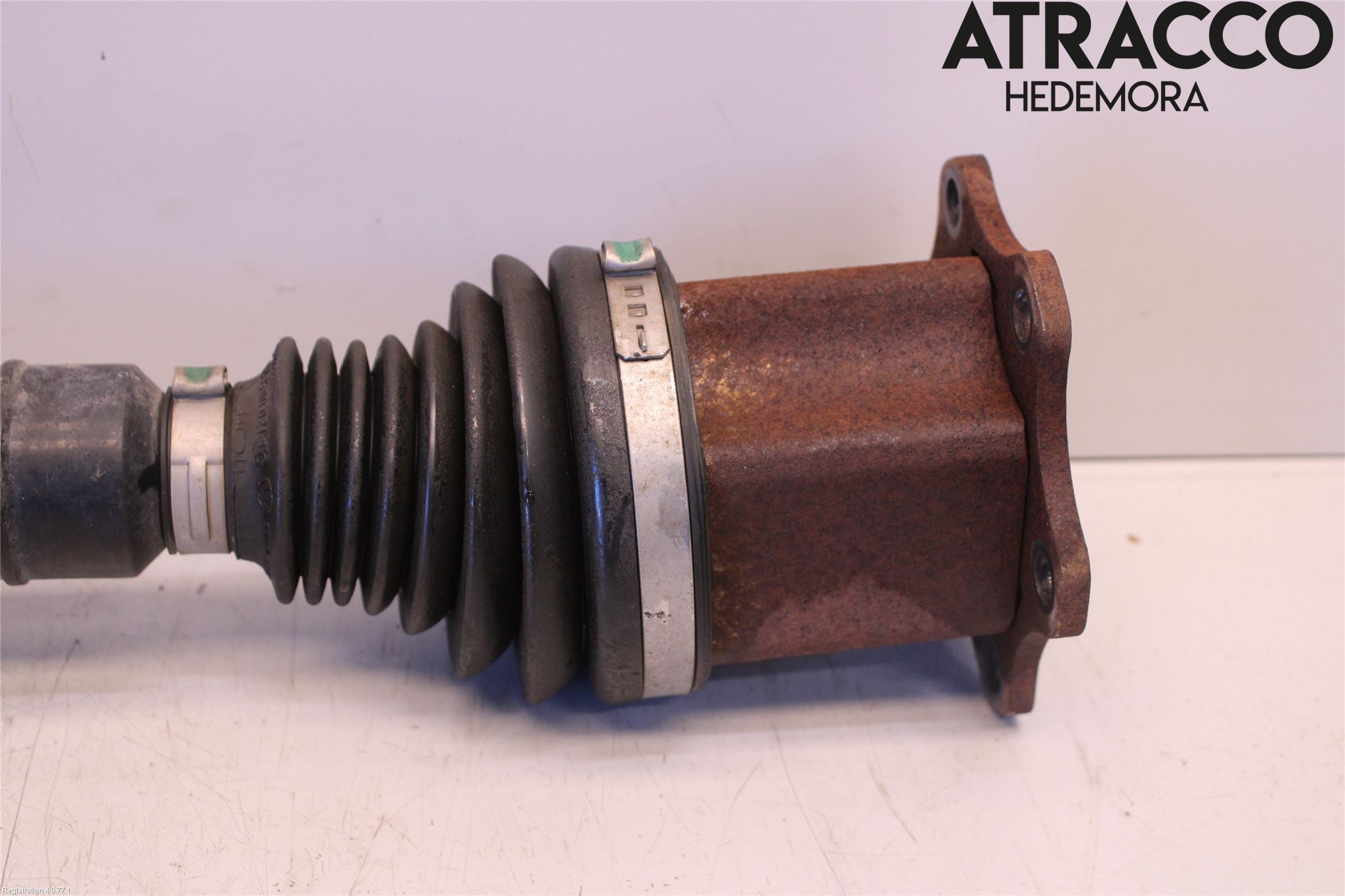 Volkswagen VW PASSAT 11-14 Drivaxel Fram Höger