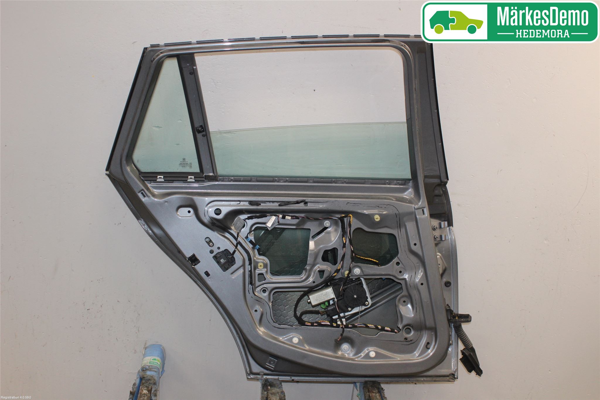 BMW 3 E90/91 SED/TOU 05-12 Dörr Bak Vänster