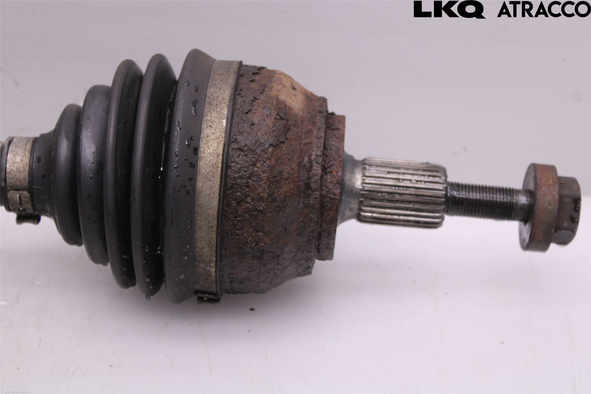 Volkswagen VW AMAROK 2H 10-22 Drivaxel Fram Höger