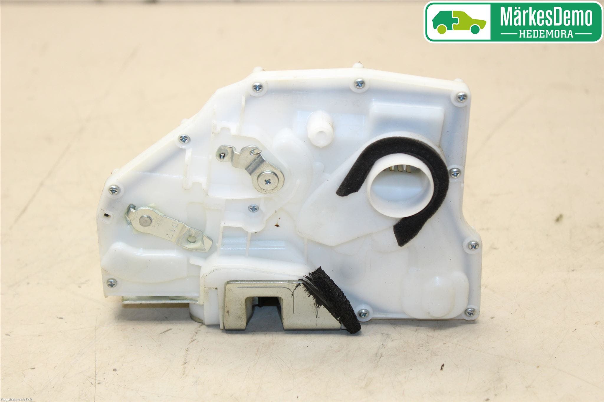 Suzuki SWIFT 11-16 Låskista-Dörrlås