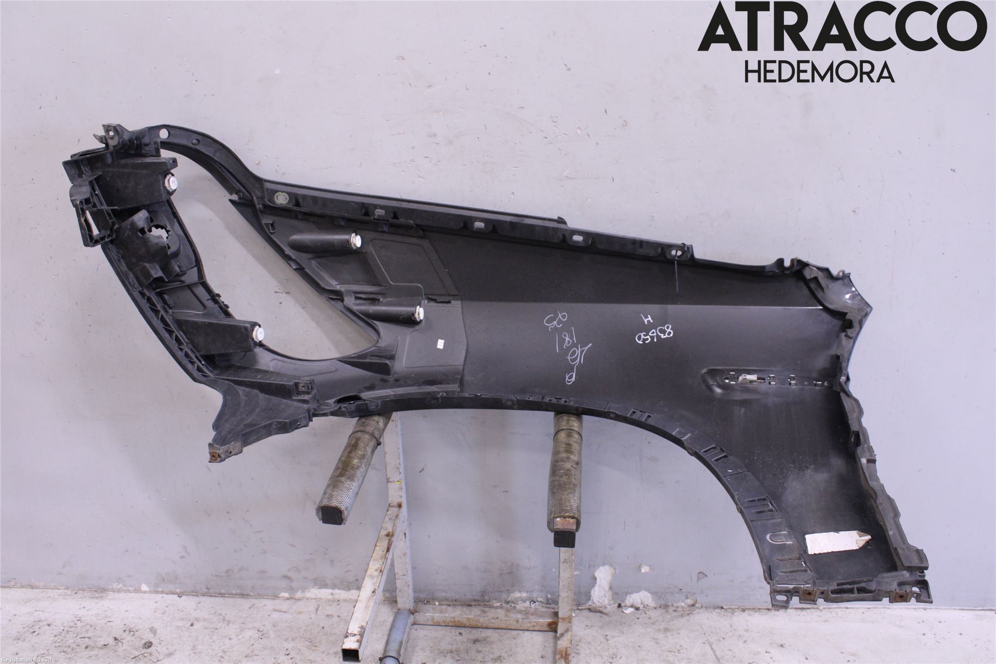 BMW X5 E70 07-13 Skärm Fram Höger