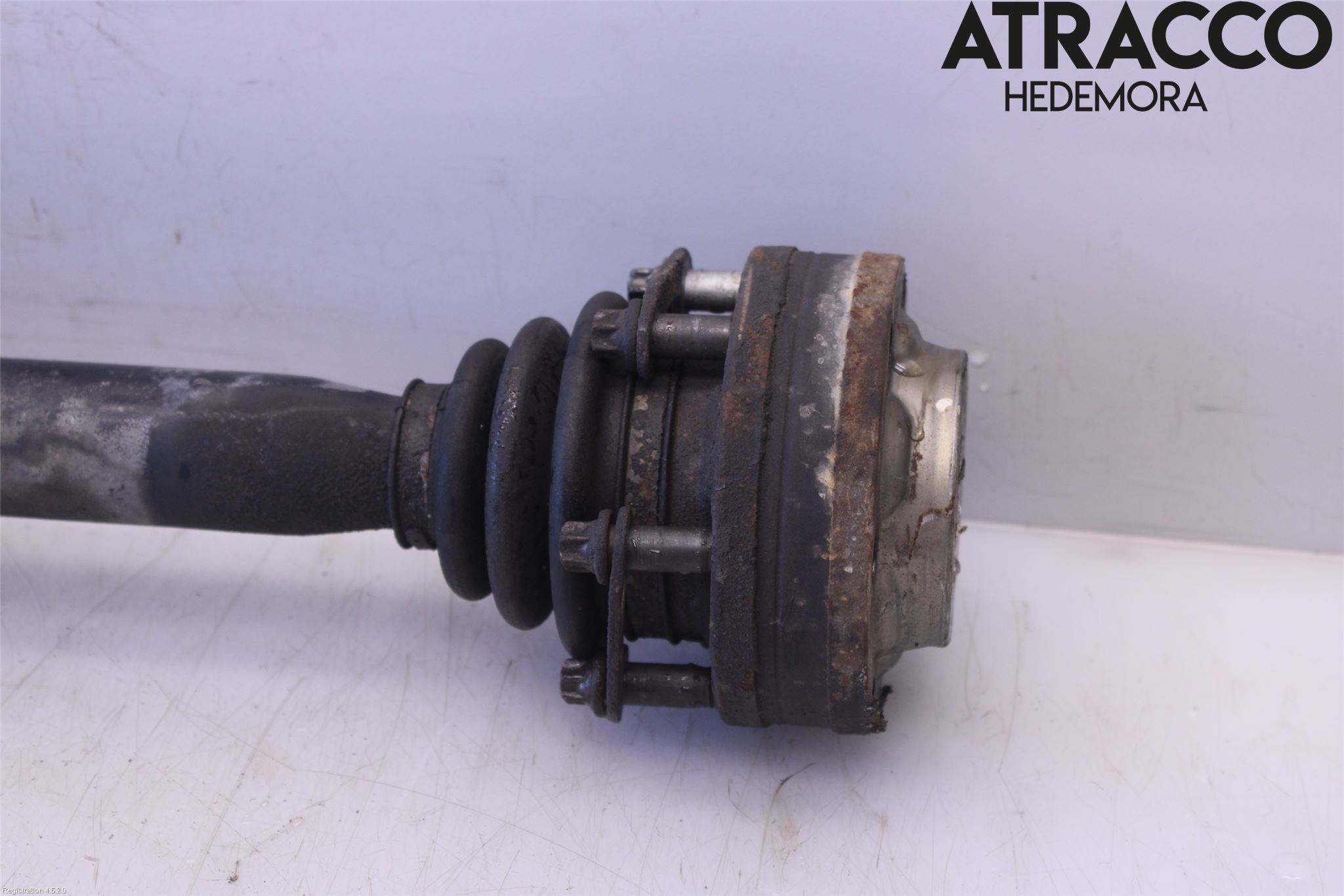 BMW 3 E46      98-05 Drivaxel Bak Höger