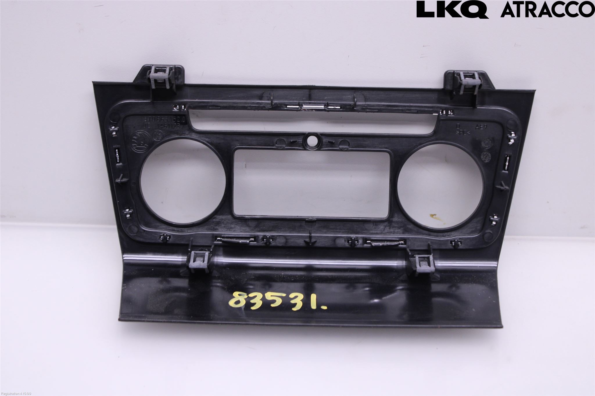 Skoda SUPERB 09-15 Instrument-Radio Sarg