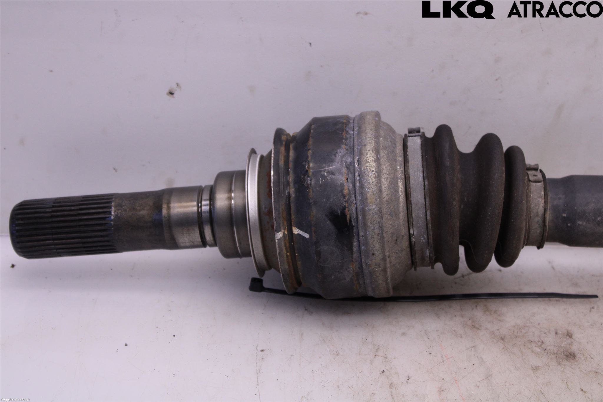 BMW 5 F10/F11/F18 09-17 Drivaxel Bak Höger
