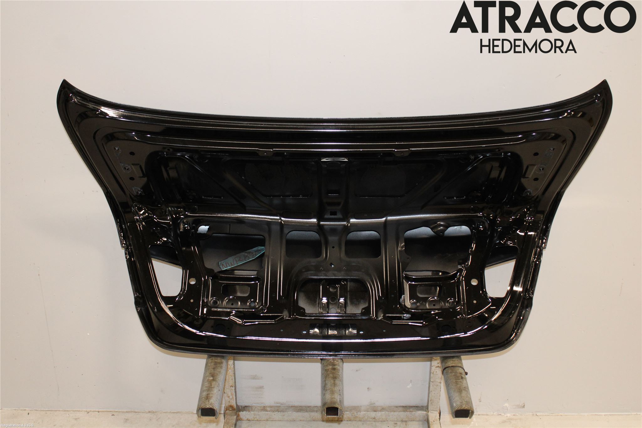 BMW 5 F10/F11/F18 09-17 Baklucka (Ej Med Ruta)