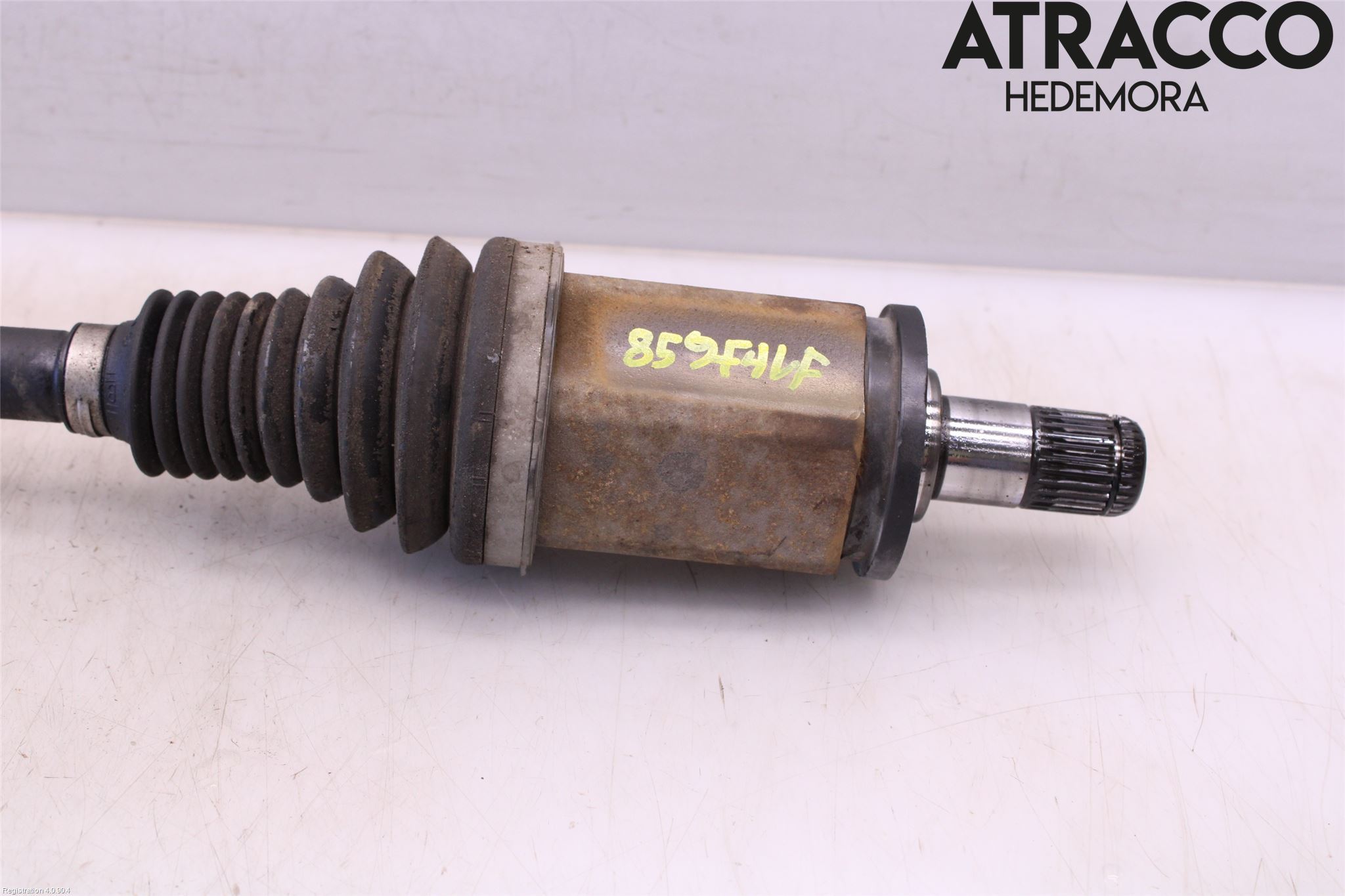 BMW 1 F20/F21 11-19 Drivaxel Fram Vänster