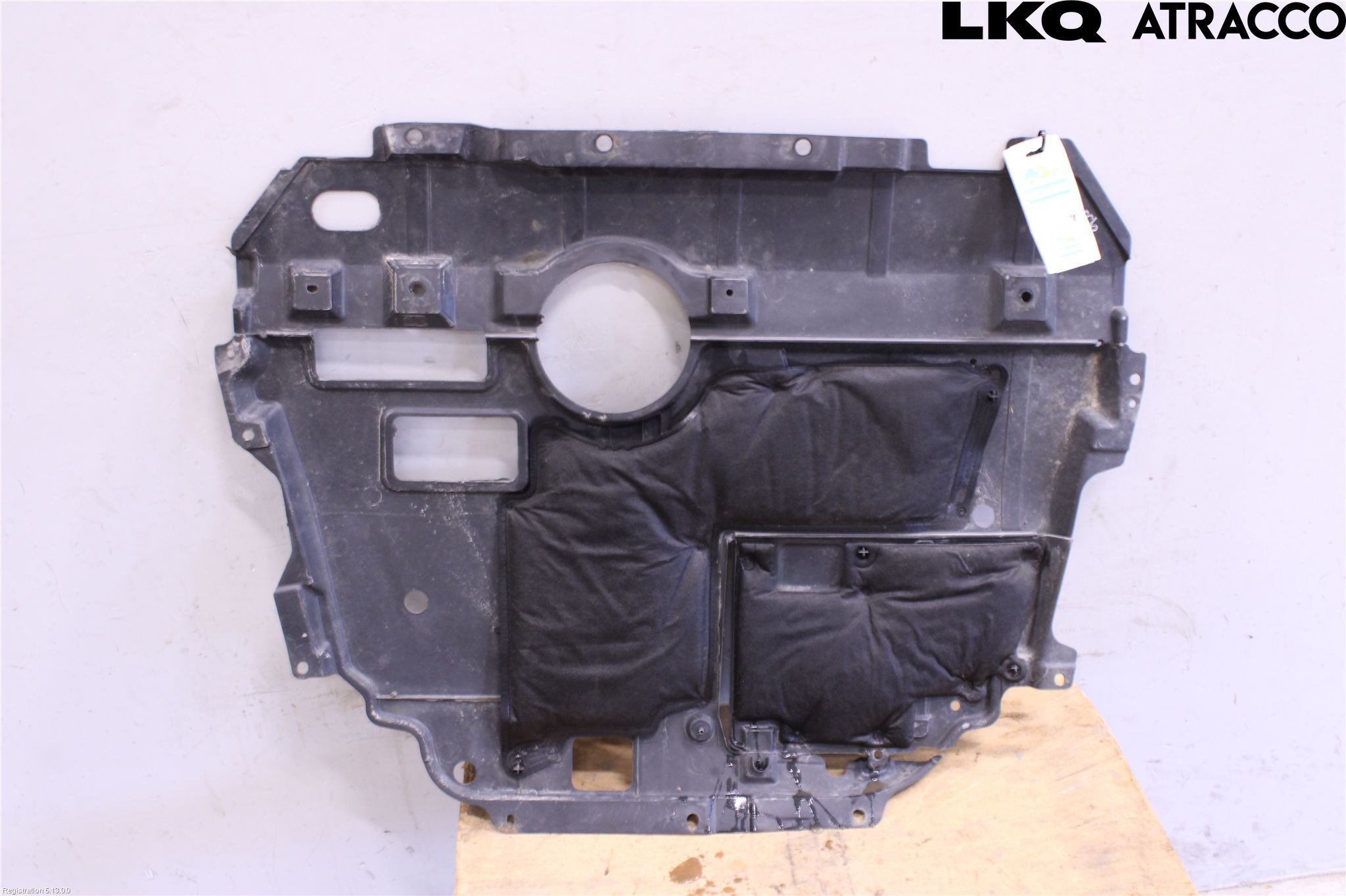 Toyota AURIS 13-19 Hasplåt Plåt-Plast