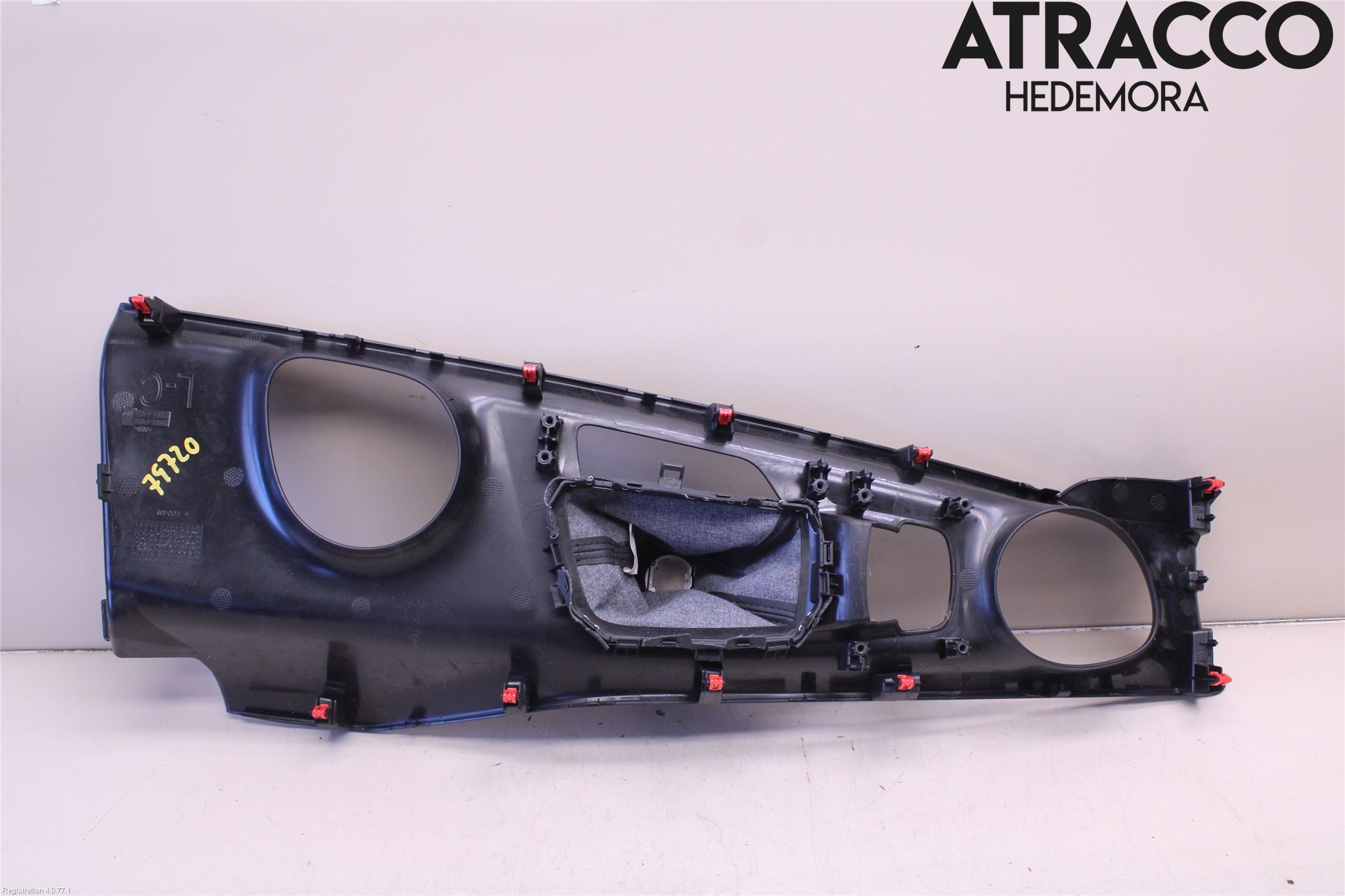 Toyota C-HR 16-23 Instrumentkonsoll Mitt
