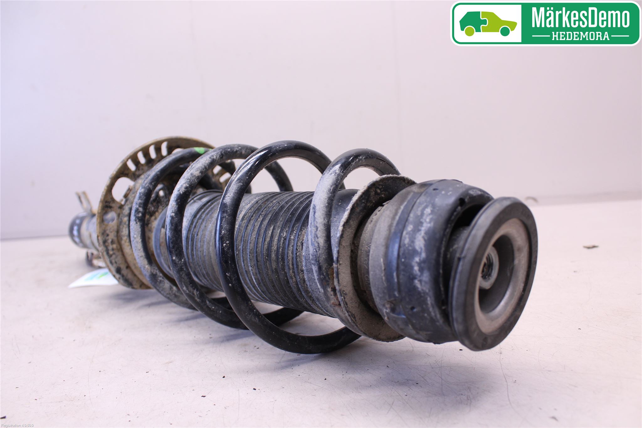 Volkswagen VW POLO 10-17 Fjäderben Fram Höger