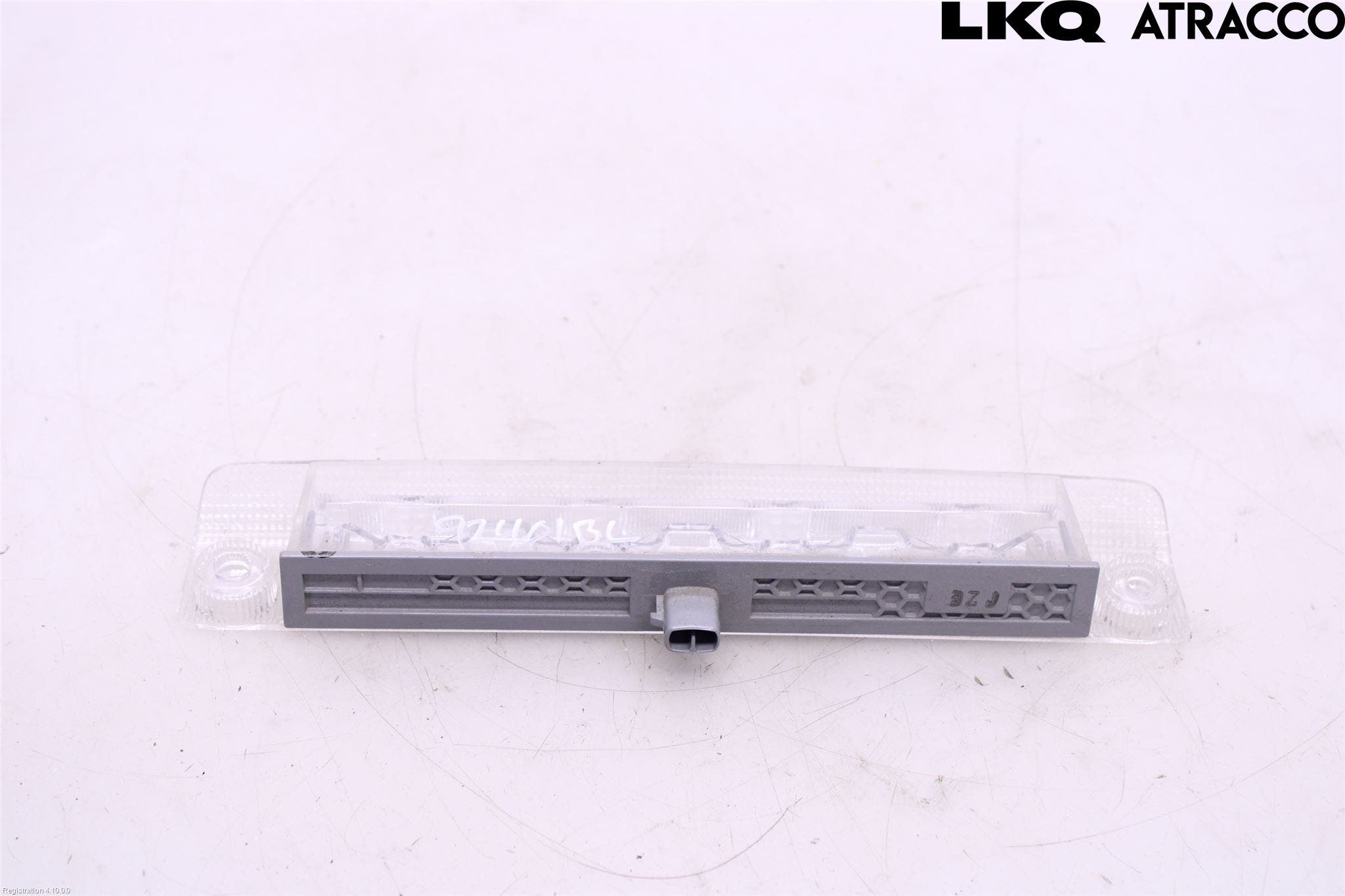 Toyota YARIS CROSS XP21 21- Bromsljus Bakruta