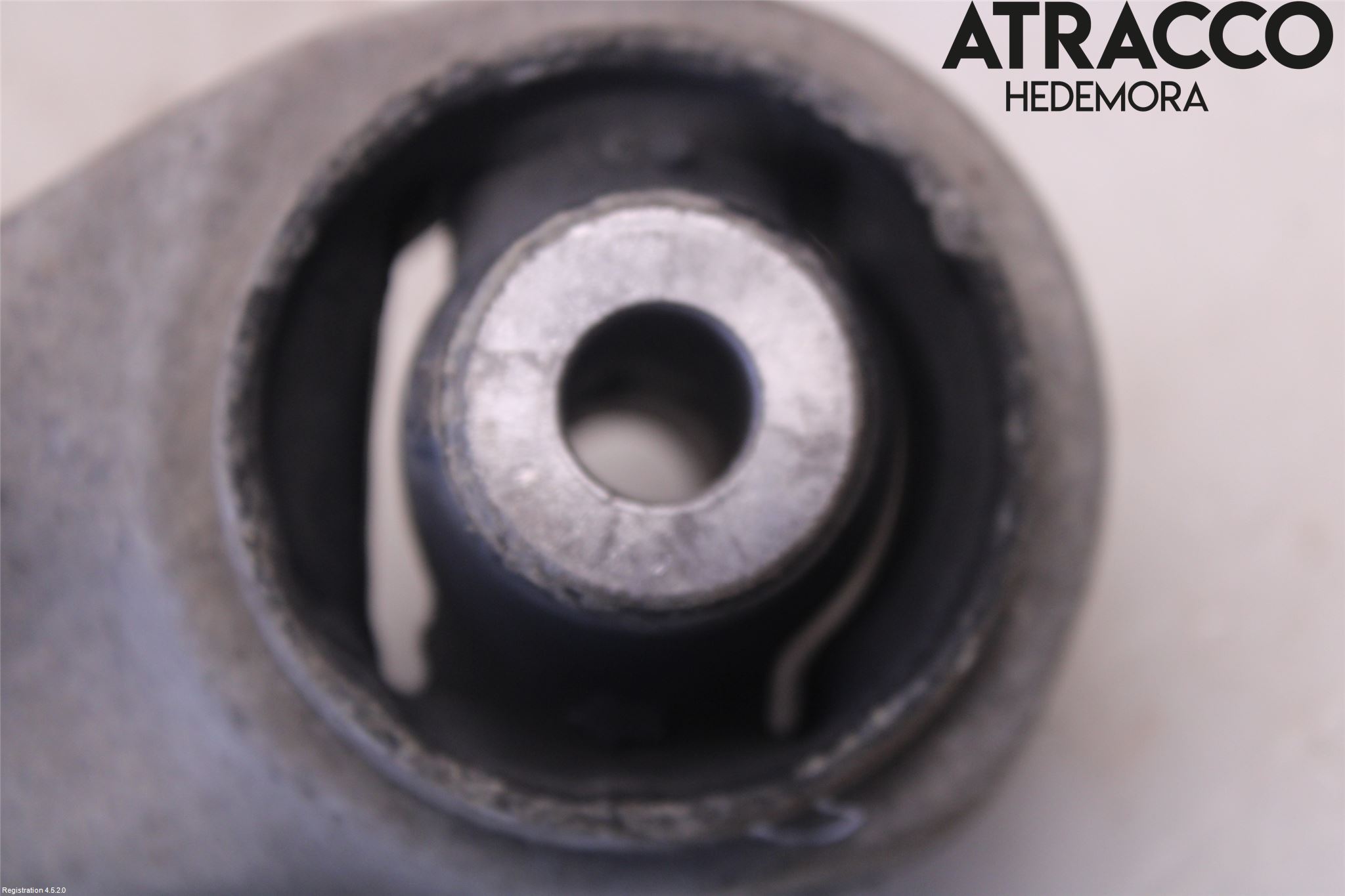 BMW 5 F10/F11/F18 09-17 Bärarm Fram Undre Vä