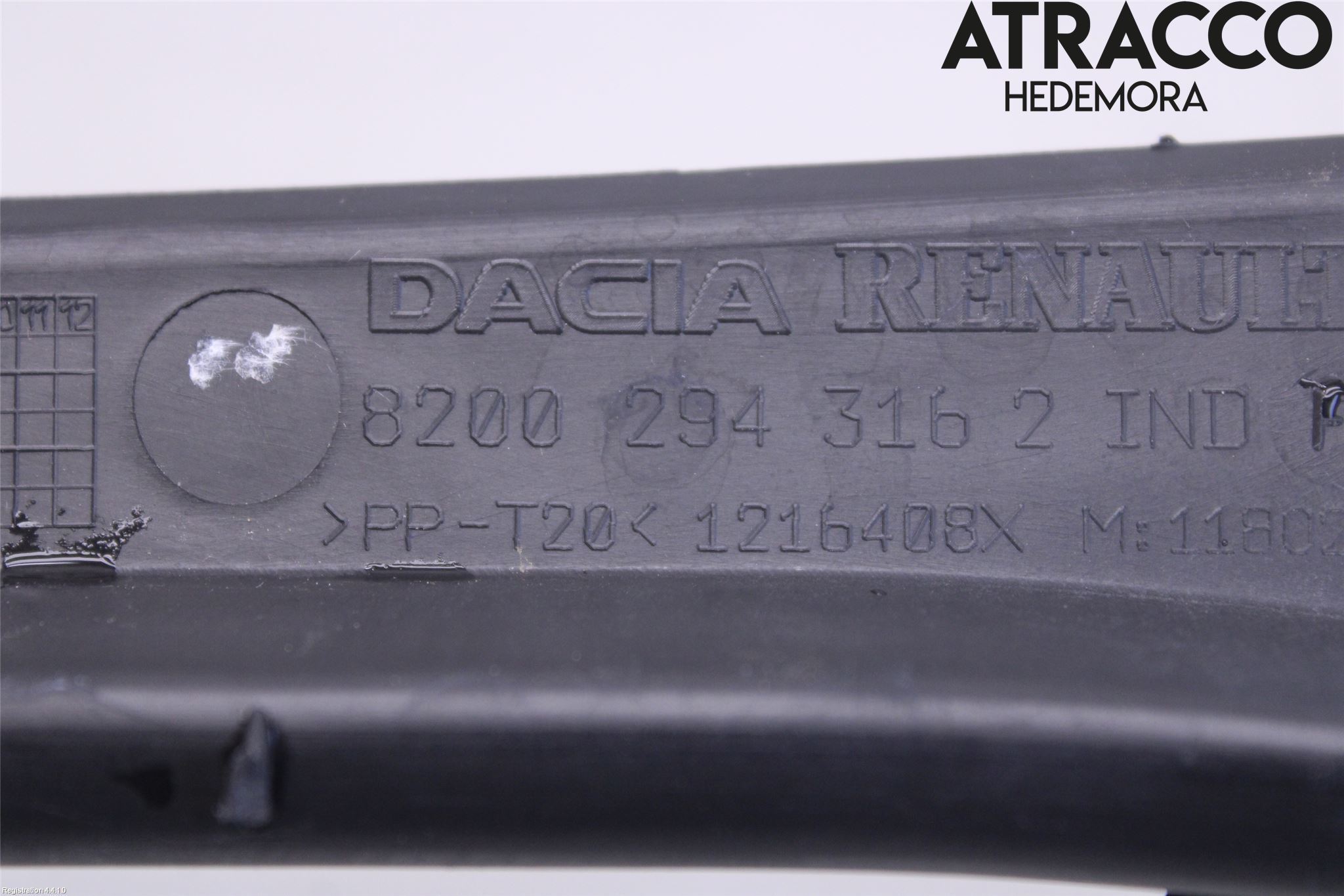 Dacia DUSTER 10-17 Torpedplåt-Torpedplast