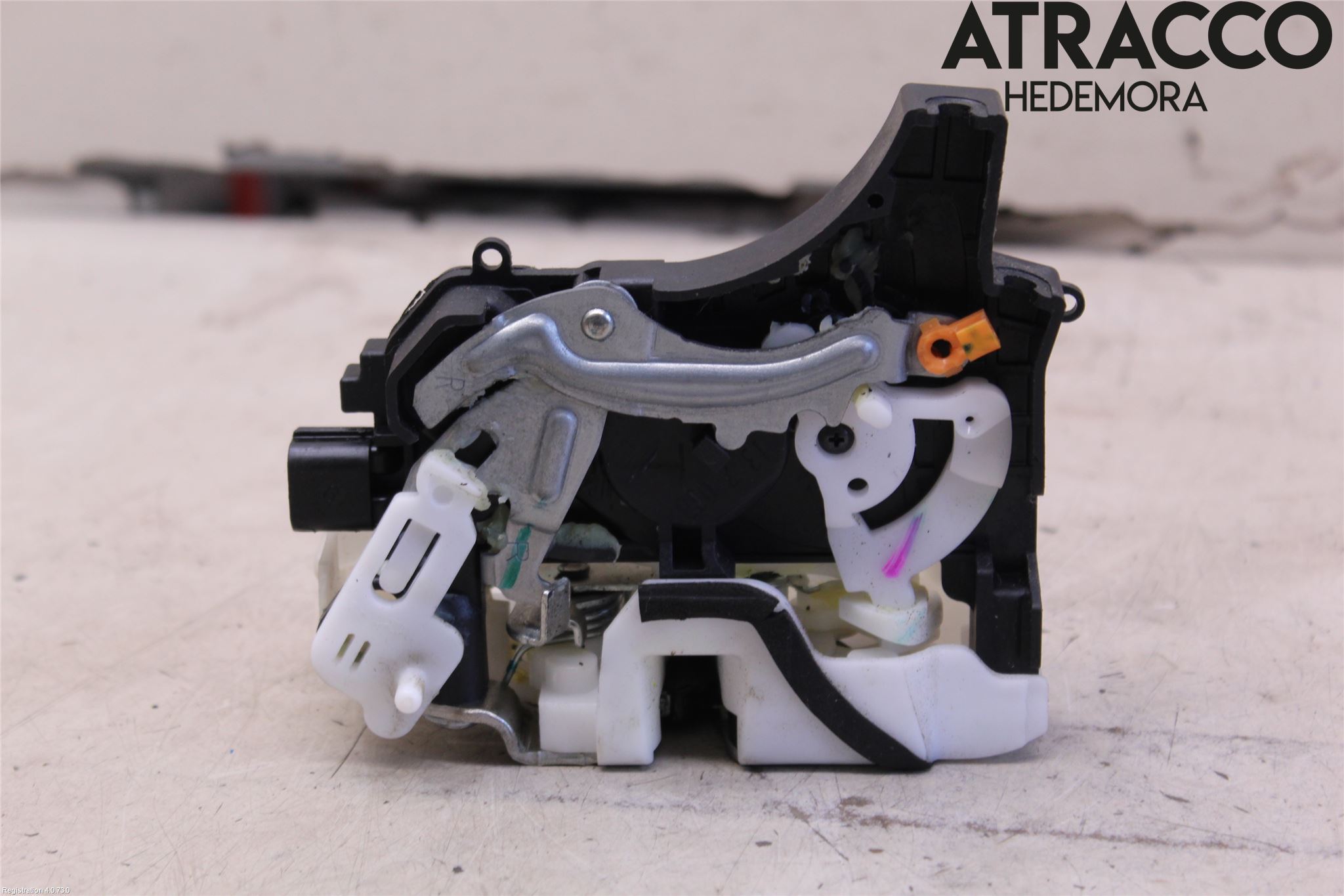 Mitsubishi L200 06-15 Låskista-Dörrlås