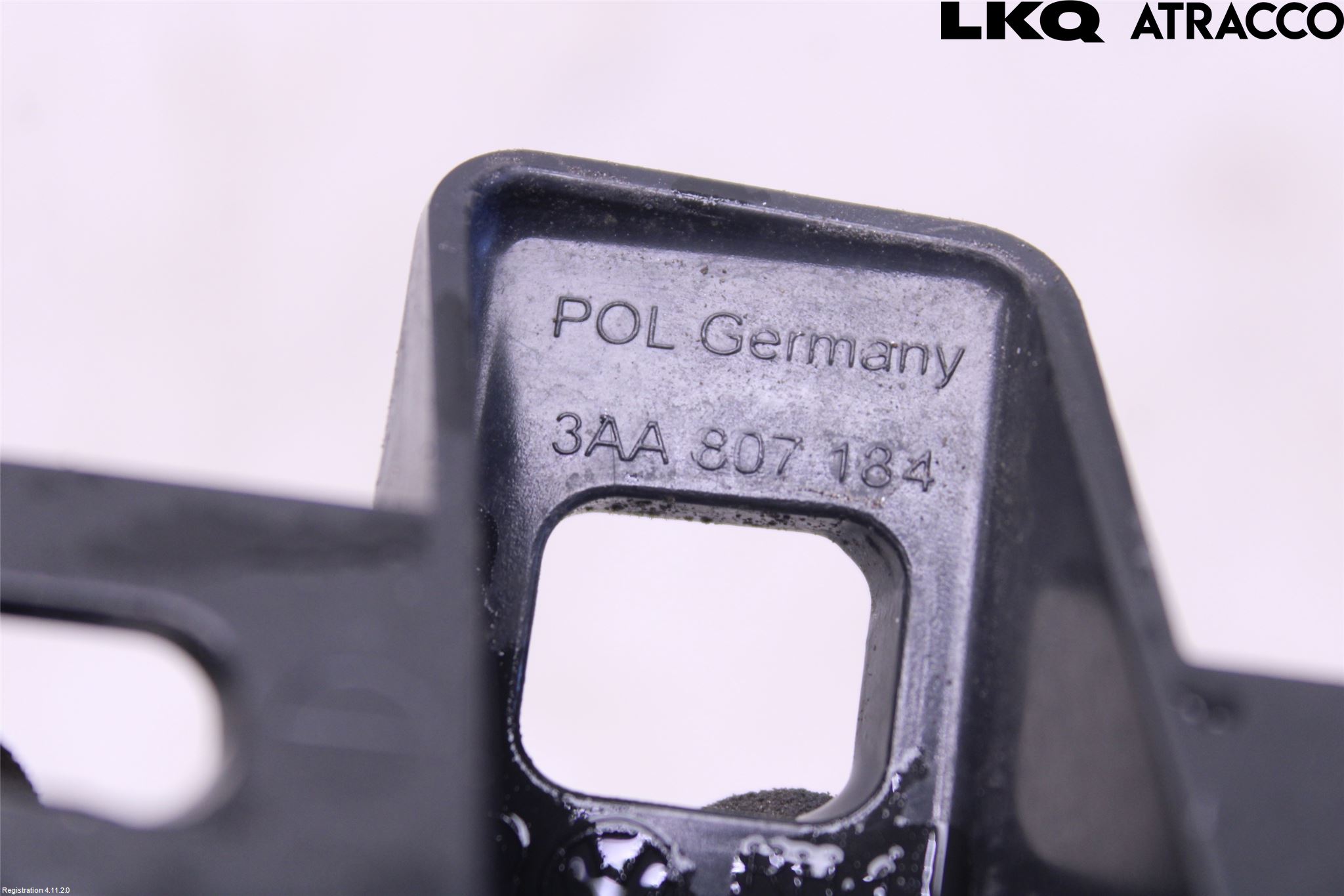 Volkswagen VW PASSAT 11-14 Stötfångarfäste Fram Hö