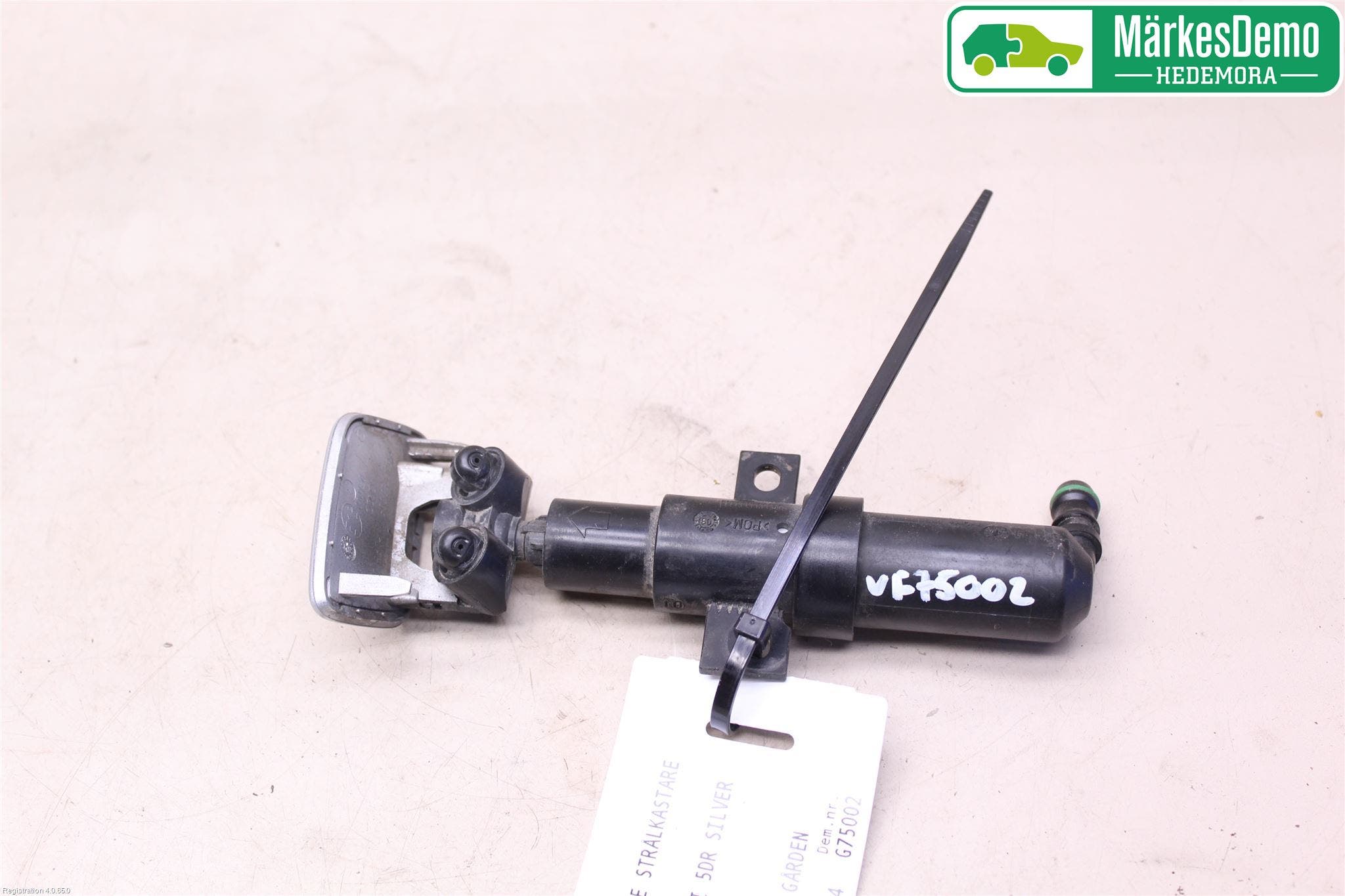 Volkswagen VW PASSAT 05-11 Spolarmunstycke Strålkastare