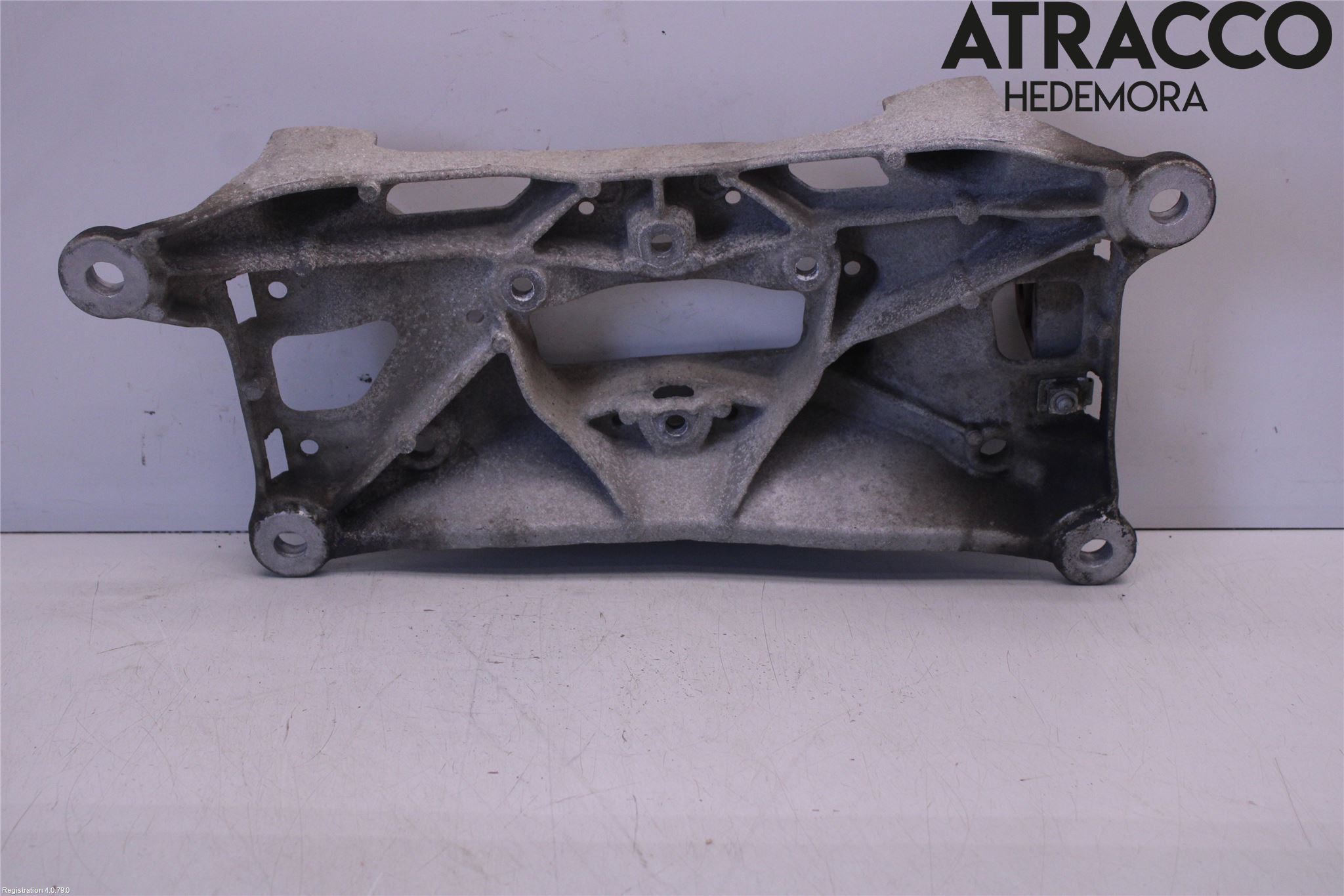 Audi A4/S4 B9 16-19 Växellådsbalk