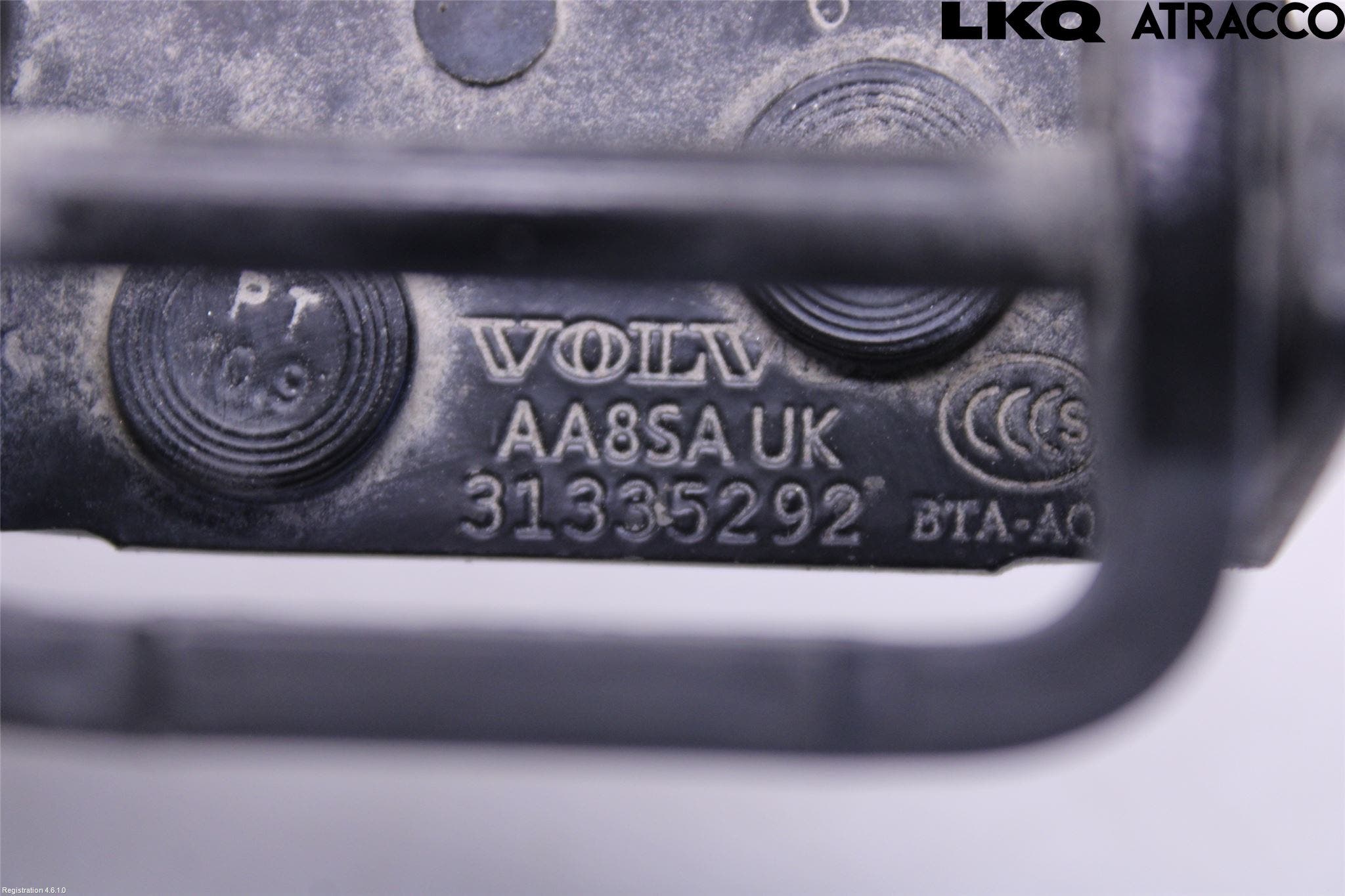 Volvo XC60 14-17 Bakluckegångjärn Vä