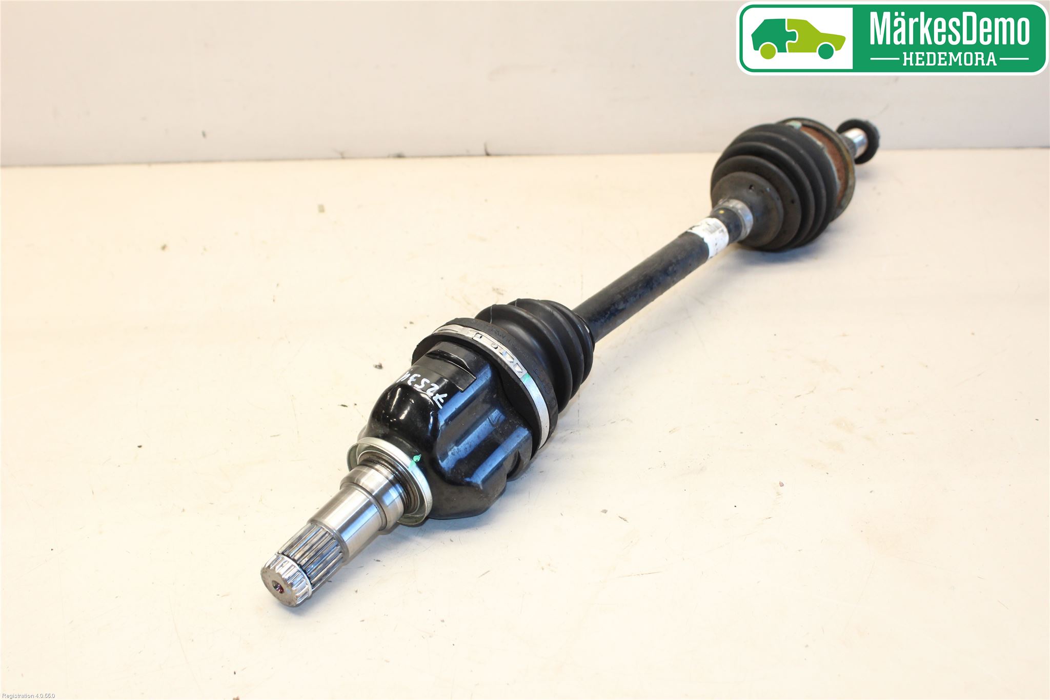 Toyota YARIS XP130 15-20 Drivaxel Fram Vänster