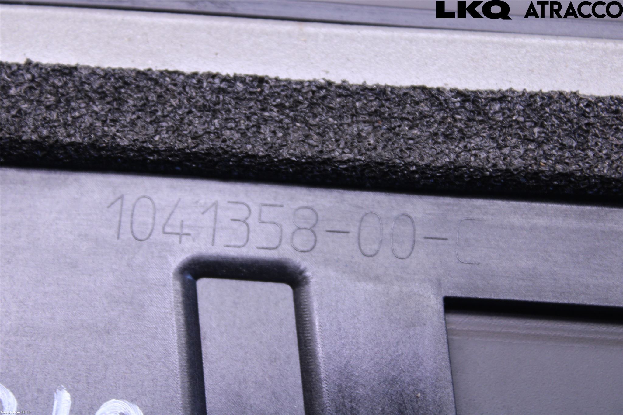 Tesla MODEL X 16- Inr Plastd A-B-C Stolpe