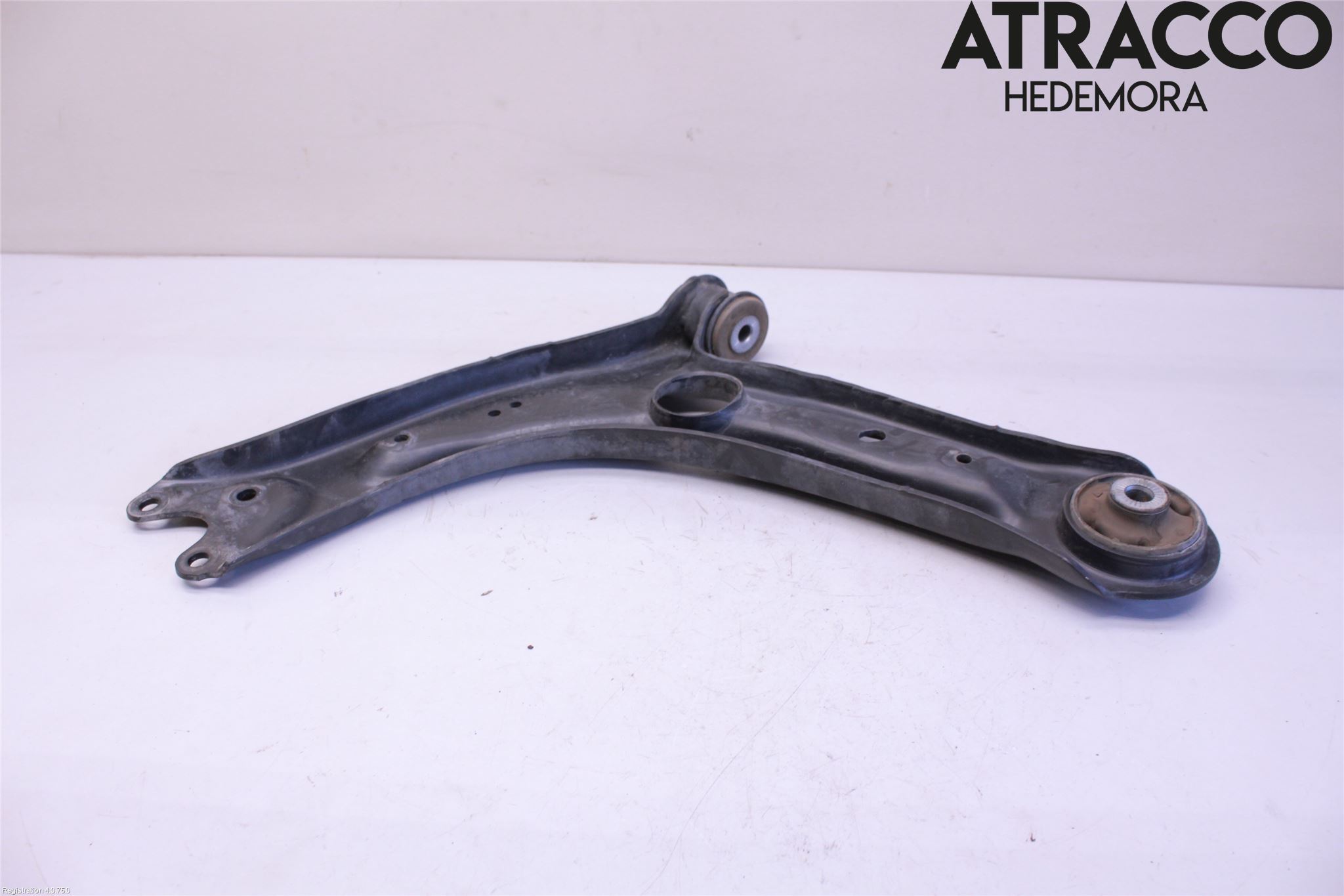 Volkswagen VW PASSAT 15-19 Bärarm Fram Undre Hö