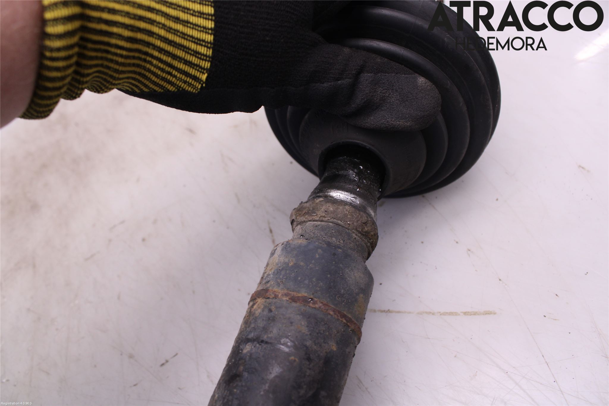 Volkswagen VW PASSAT 05-11 Drivaxel Fram Höger