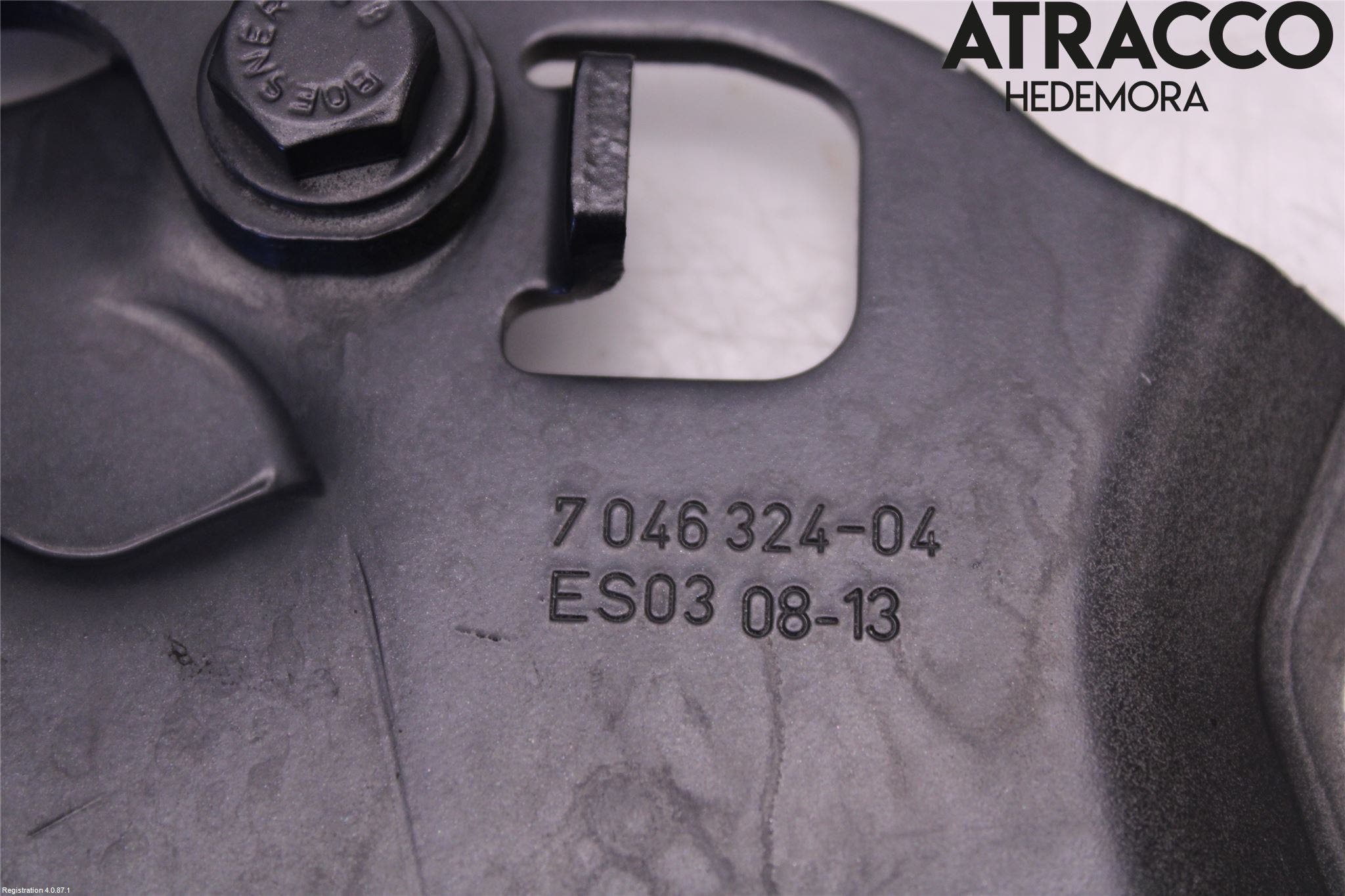 BMW 5 GT F07 09-17 Huvgångjärn